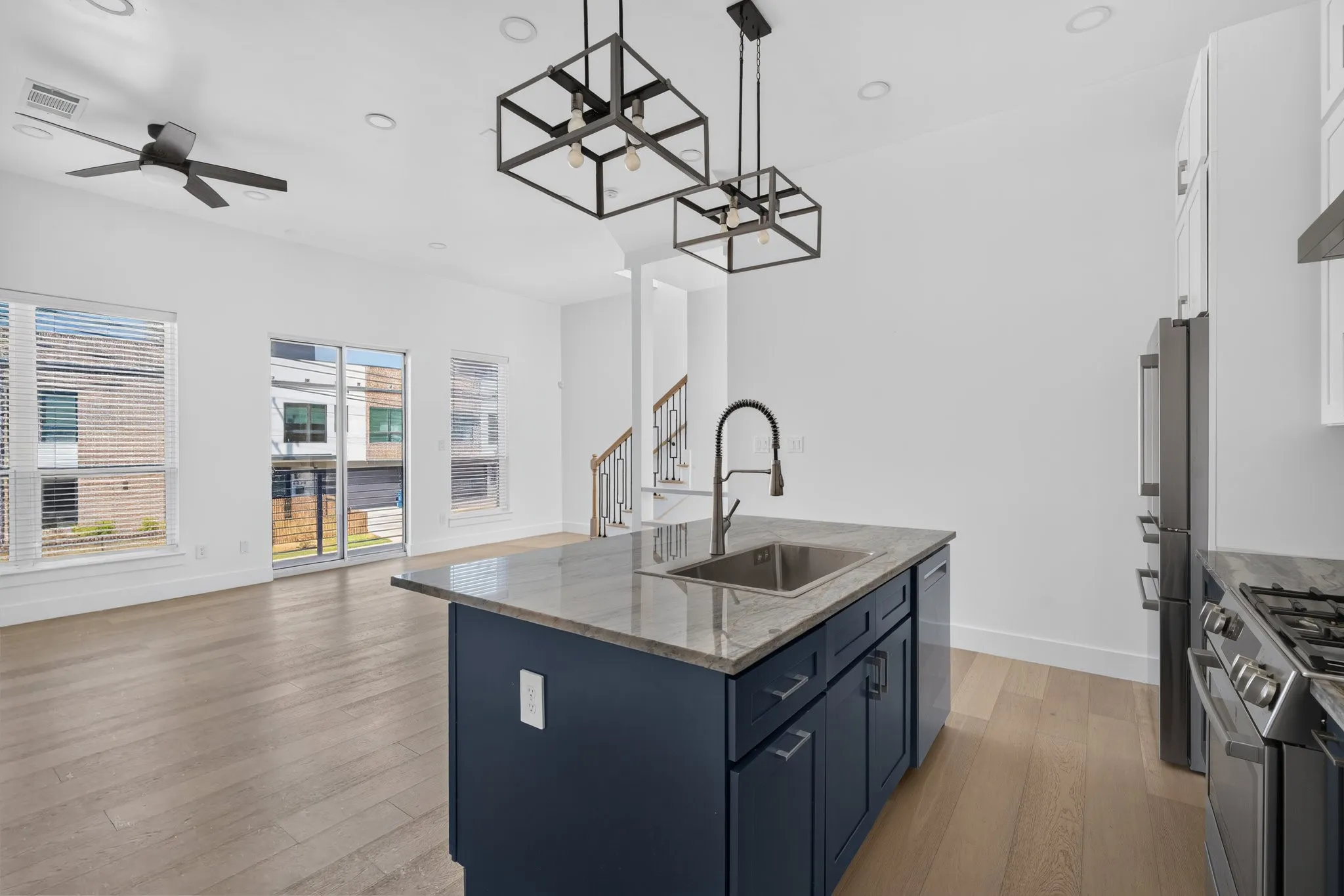 Townhouse For Rent in Dallas County , 2349 N Carroll Avenue, Dallas, Texas 75204, 2 Bedroom, 3 Bathroom, 2 Garage spaces, 1,503 Sqft, built in 2023, mls#21371530, Real Estate Agent in Dallas, Homes For Rent in Dallas county, Homes For Rent in Dallas, Realtor in Dallas Texas, Real Estate Brokerage Independent Realty Texas, Luminita Cordes Realtor