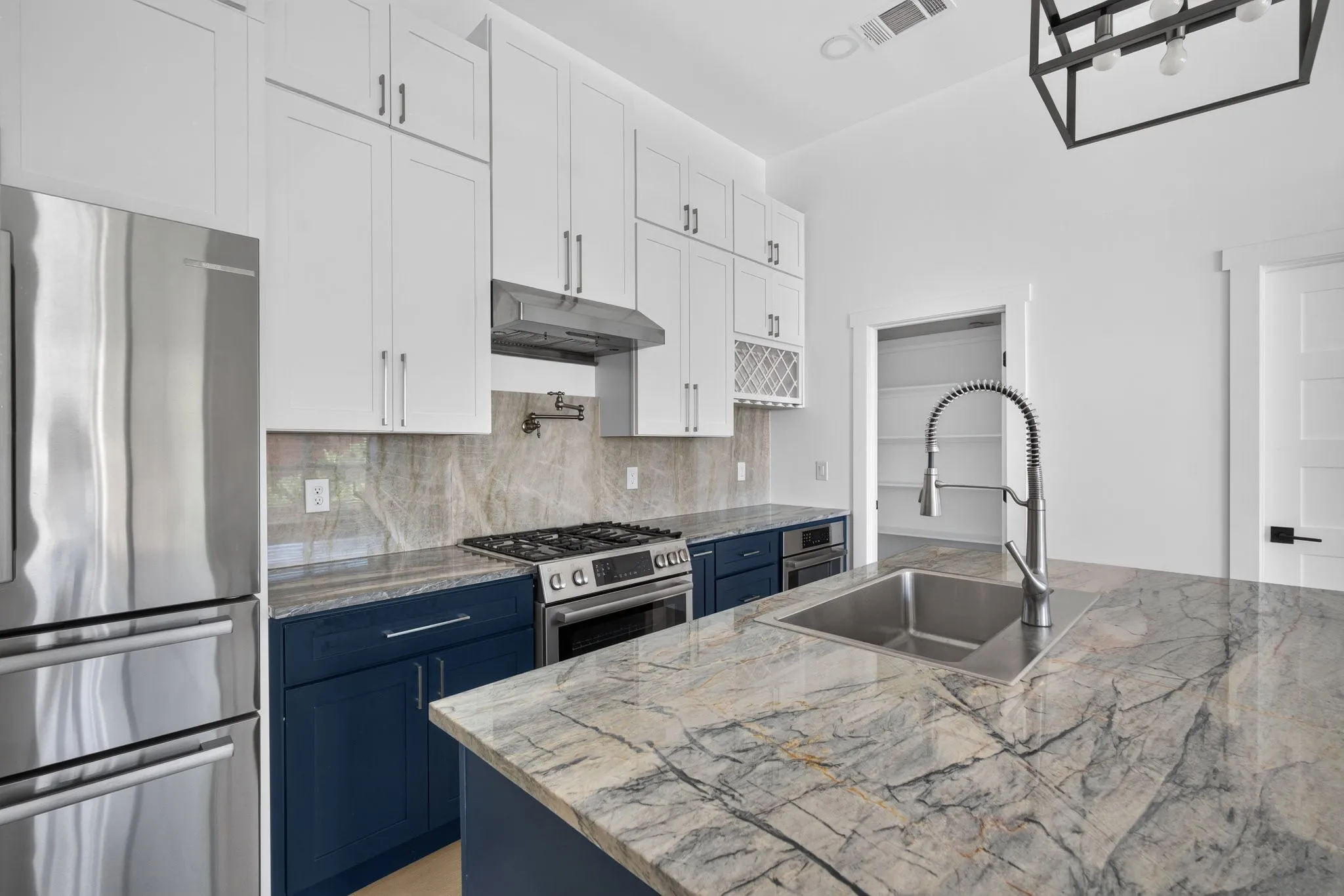Townhouse For Rent in Dallas County , 2349 N Carroll Avenue, Dallas, Texas 75204, 2 Bedroom, 3 Bathroom, 2 Garage spaces, 1,503 Sqft, built in 2023, mls#21371530, Real Estate Agent in Dallas, Homes For Rent in Dallas county, Homes For Rent in Dallas, Realtor in Dallas Texas, Real Estate Brokerage Independent Realty Texas, Luminita Cordes Realtor