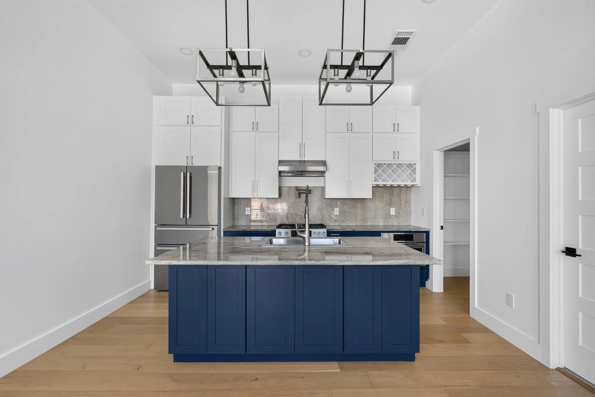 Townhouse For Rent in Dallas County , 2349 N Carroll Avenue, Dallas, Texas 75204, 2 Bedroom, 3 Bathroom, 2 Garage spaces, 1,503 Sqft, built in 2023, mls#21371530, Real Estate Agent in Dallas, Homes For Rent in Dallas county, Homes For Rent in Dallas, Realtor in Dallas Texas, Real Estate Brokerage Independent Realty Texas, Luminita Cordes Realtor