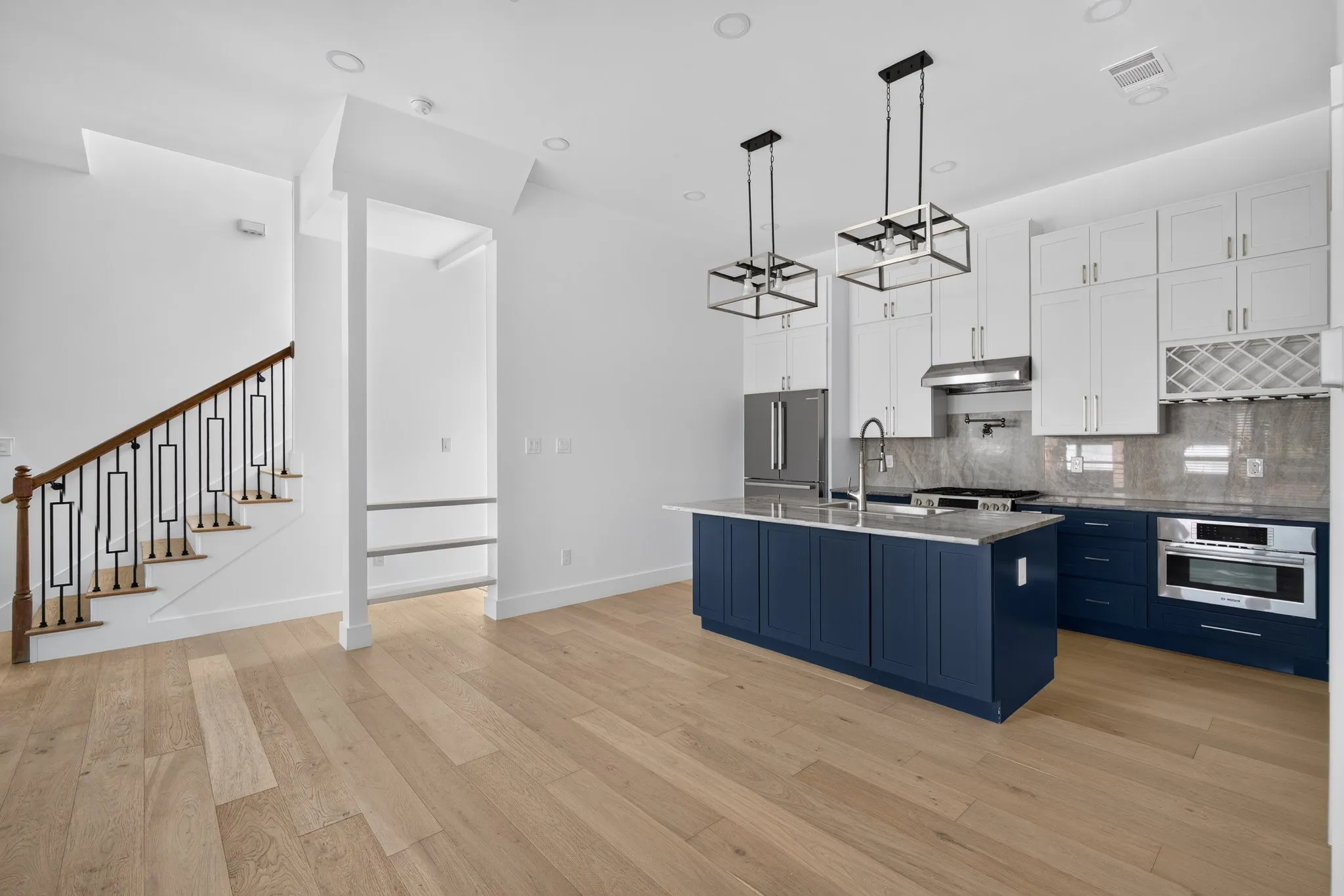 Townhouse For Rent in Dallas County , 2349 N Carroll Avenue, Dallas, Texas 75204, 2 Bedroom, 3 Bathroom, 2 Garage spaces, 1,503 Sqft, built in 2023, mls#21371530, Real Estate Agent in Dallas, Homes For Rent in Dallas county, Homes For Rent in Dallas, Realtor in Dallas Texas, Real Estate Brokerage Independent Realty Texas, Luminita Cordes Realtor