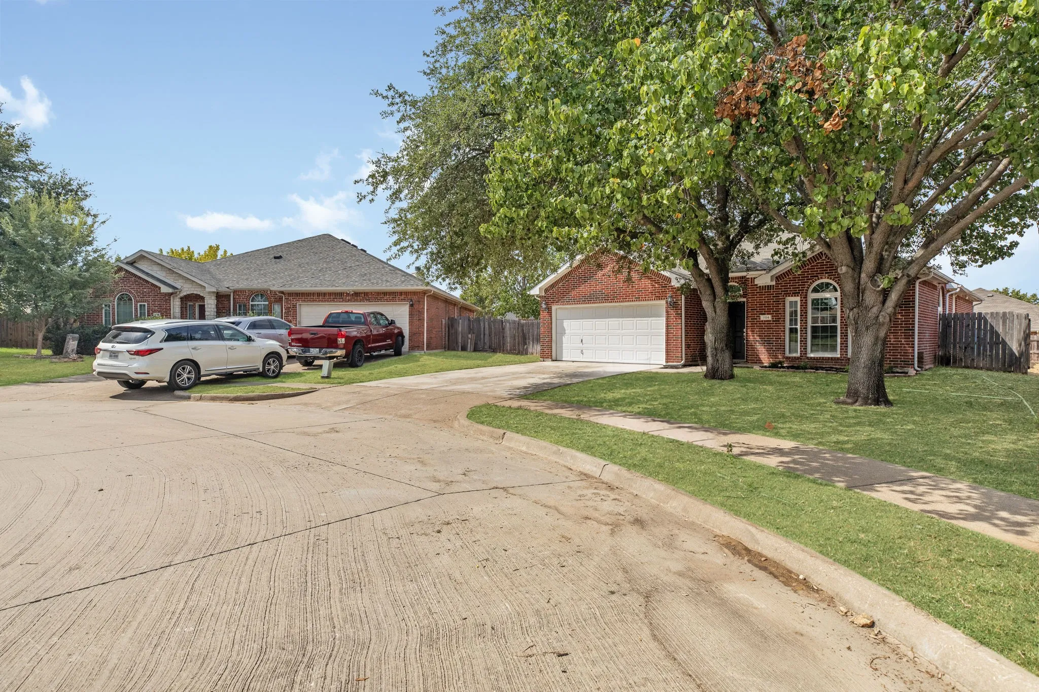 Single Family Residence For Sale in Tarrant County , 104 Bullava Court, Crowley, Texas 76036, 3 Bedroom, 2 Bathroom, 2 Garage spaces, 1,782 Sqft, built in 2003, mls#21343613, Real Estate Agent in Crowley, Homes For Sale in Tarrant county, Homes For Sale in Crowley, Realtor in Crowley Texas, Real Estate Brokerage Independent Realty Texas, Luminita Cordes Realtor
