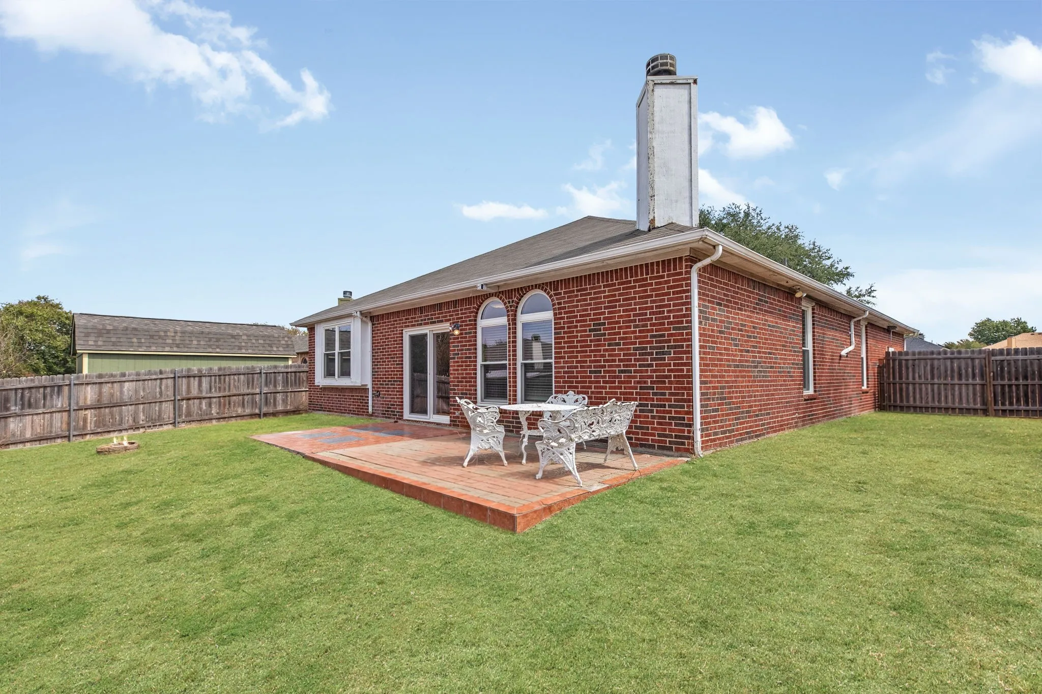 Single Family Residence For Sale in Tarrant County , 104 Bullava Court, Crowley, Texas 76036, 3 Bedroom, 2 Bathroom, 2 Garage spaces, 1,782 Sqft, built in 2003, mls#21343613, Real Estate Agent in Crowley, Homes For Sale in Tarrant county, Homes For Sale in Crowley, Realtor in Crowley Texas, Real Estate Brokerage Independent Realty Texas, Luminita Cordes Realtor
