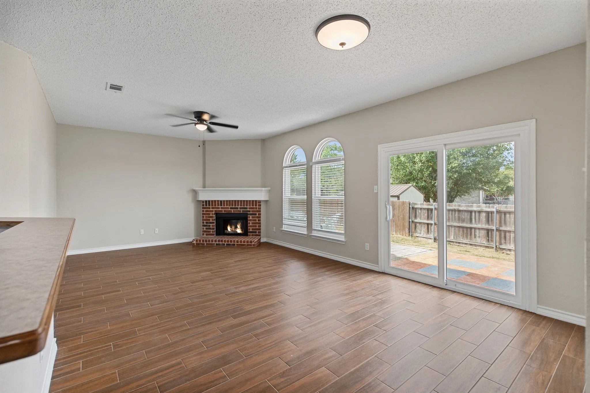 Single Family Residence For Sale in Tarrant County , 104 Bullava Court, Crowley, Texas 76036, 3 Bedroom, 2 Bathroom, 2 Garage spaces, 1,782 Sqft, built in 2003, mls#21343613, Real Estate Agent in Crowley, Homes For Sale in Tarrant county, Homes For Sale in Crowley, Realtor in Crowley Texas, Real Estate Brokerage Independent Realty Texas, Luminita Cordes Realtor
