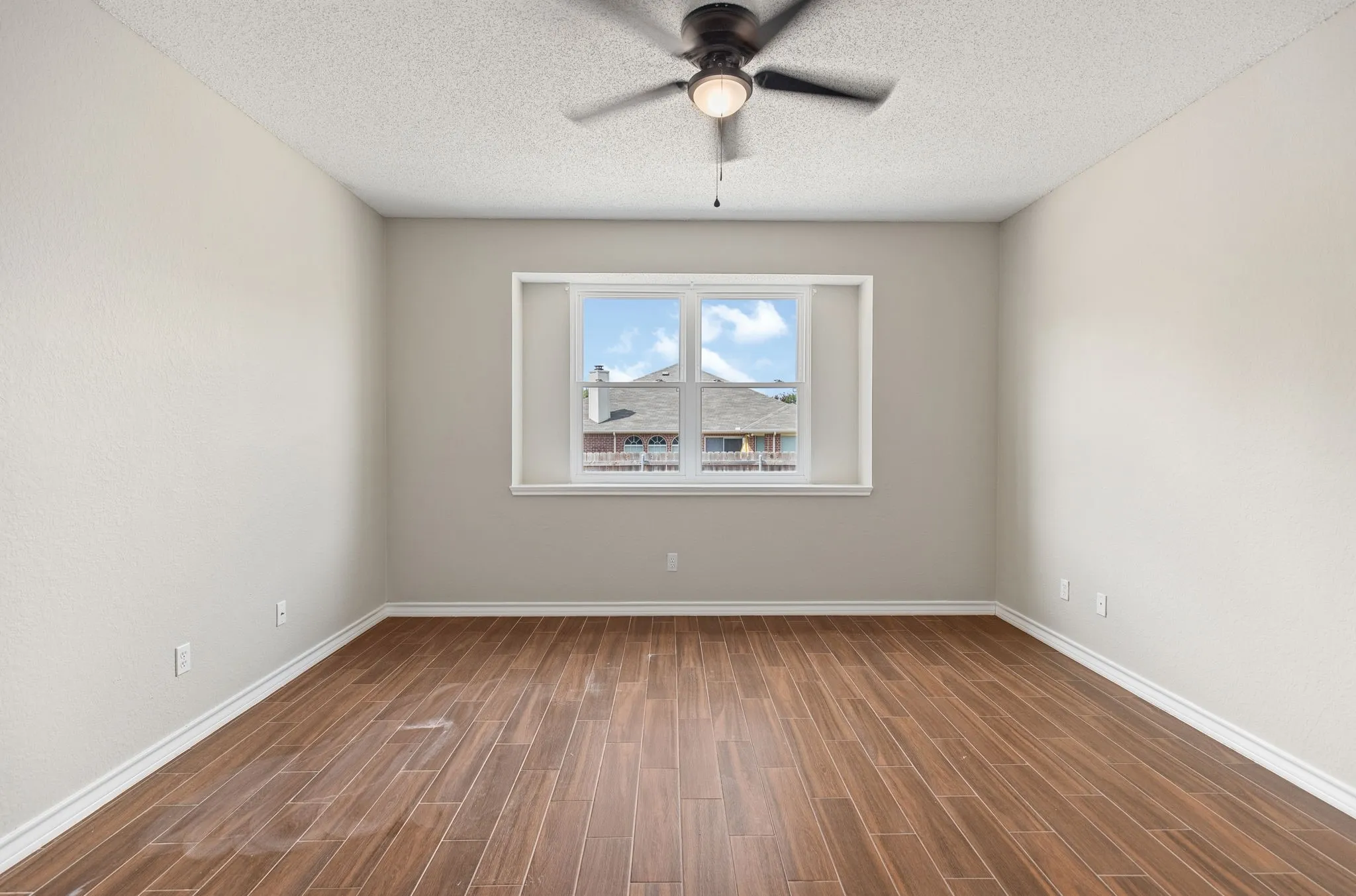 Single Family Residence For Sale in Tarrant County , 104 Bullava Court, Crowley, Texas 76036, 3 Bedroom, 2 Bathroom, 2 Garage spaces, 1,782 Sqft, built in 2003, mls#21343613, Real Estate Agent in Crowley, Homes For Sale in Tarrant county, Homes For Sale in Crowley, Realtor in Crowley Texas, Real Estate Brokerage Independent Realty Texas, Luminita Cordes Realtor