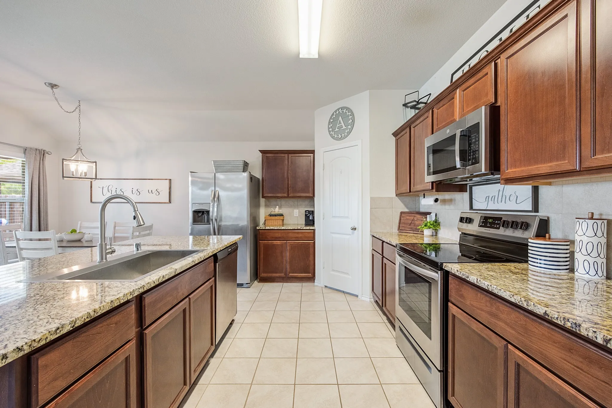 Single Family Residence For Sale in Rockwall County , 2250 Bryant Lane, Fate, Texas 75189, 4 Bedroom, 2 Bathroom, 2 Garage spaces, 1,563 Sqft, built in 2018, mls#21369814, Real Estate Agent in Fate, Homes For Sale in Rockwall county, Homes For Sale in Fate, Realtor in Fate Texas, Real Estate Brokerage Independent Realty Texas, Luminita Cordes Realtor