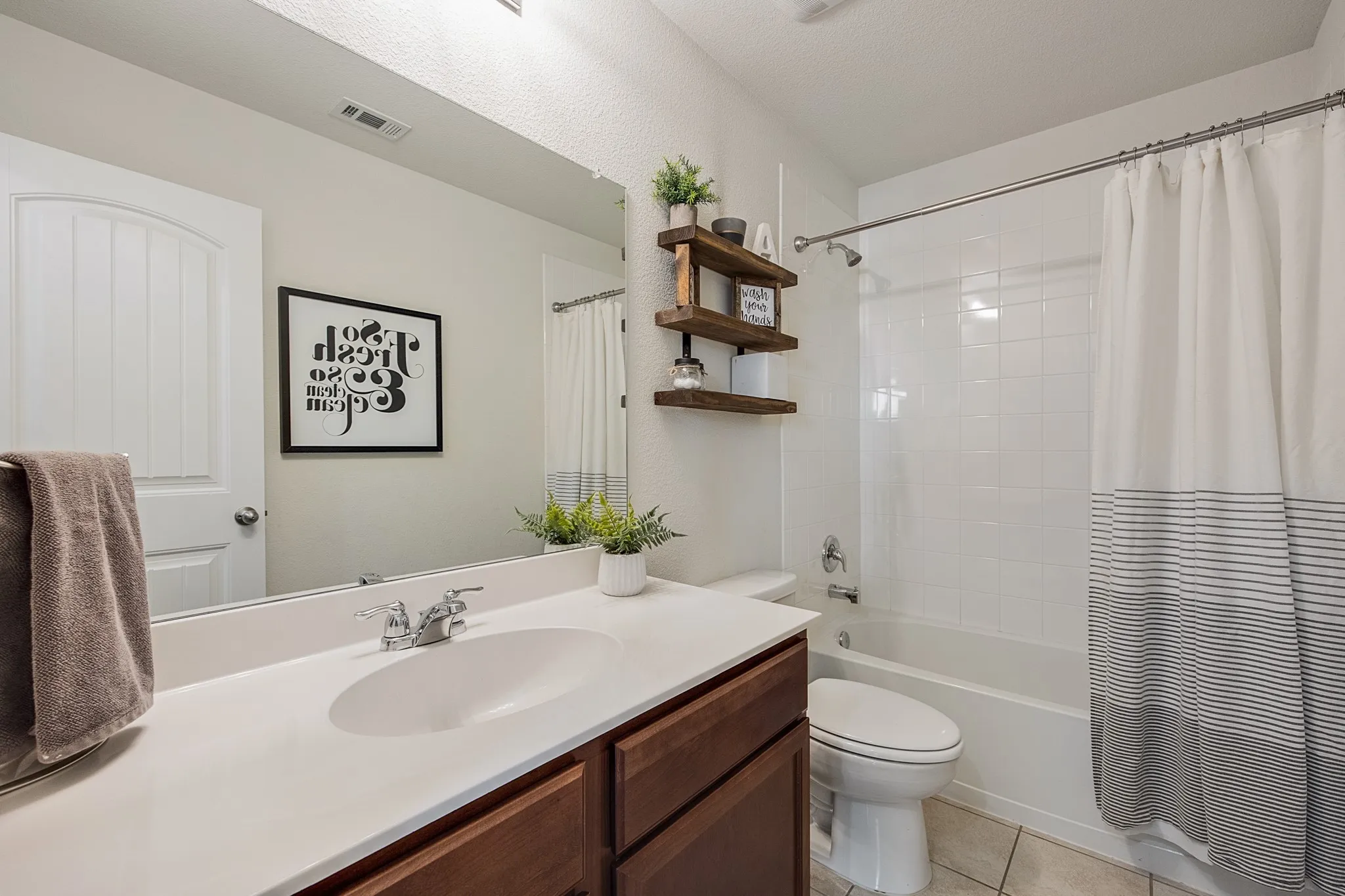 Single Family Residence For Sale in Rockwall County , 2250 Bryant Lane, Fate, Texas 75189, 4 Bedroom, 2 Bathroom, 2 Garage spaces, 1,563 Sqft, built in 2018, mls#21369814, Real Estate Agent in Fate, Homes For Sale in Rockwall county, Homes For Sale in Fate, Realtor in Fate Texas, Real Estate Brokerage Independent Realty Texas, Luminita Cordes Realtor