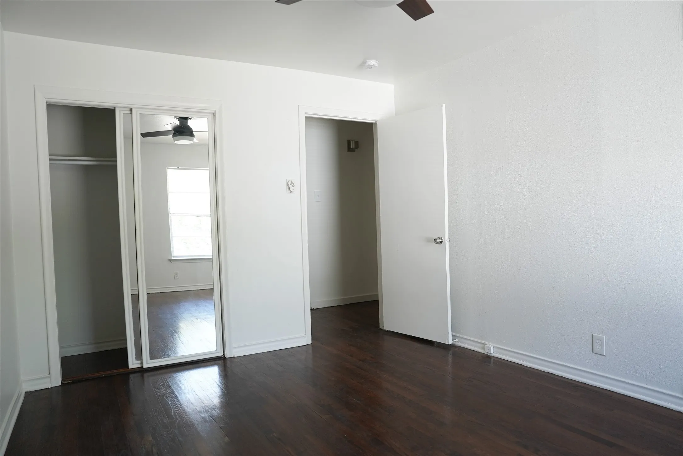 Duplex For Rent in Dallas County , 6565 Ascot Lane, Dallas, Texas 75214, 2 Bedroom, 1 Bathroom, 2 Garage spaces, 889 Sqft, built in 1961, mls#21371421, Real Estate Agent in Dallas, Homes For Rent in Dallas county, Homes For Rent in Dallas, Realtor in Dallas Texas, Real Estate Brokerage Independent Realty Texas, Luminita Cordes Realtor
