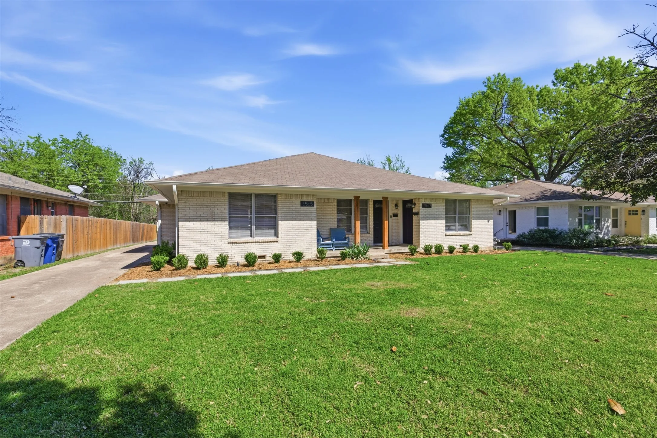 Duplex For Rent in Dallas County , 6565 Ascot Lane, Dallas, Texas 75214, 2 Bedroom, 1 Bathroom, 2 Garage spaces, 889 Sqft, built in 1961, mls#21371421, Real Estate Agent in Dallas, Homes For Rent in Dallas county, Homes For Rent in Dallas, Realtor in Dallas Texas, Real Estate Brokerage Independent Realty Texas, Luminita Cordes Realtor