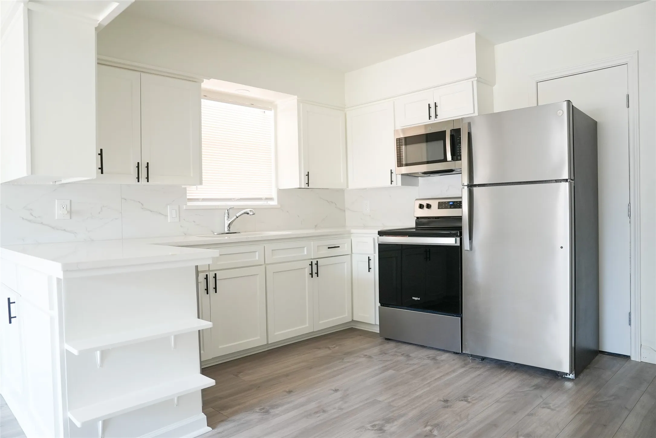 Duplex For Rent in Dallas County , 6565 Ascot Lane, Dallas, Texas 75214, 2 Bedroom, 1 Bathroom, 2 Garage spaces, 889 Sqft, built in 1961, mls#21371421, Real Estate Agent in Dallas, Homes For Rent in Dallas county, Homes For Rent in Dallas, Realtor in Dallas Texas, Real Estate Brokerage Independent Realty Texas, Luminita Cordes Realtor