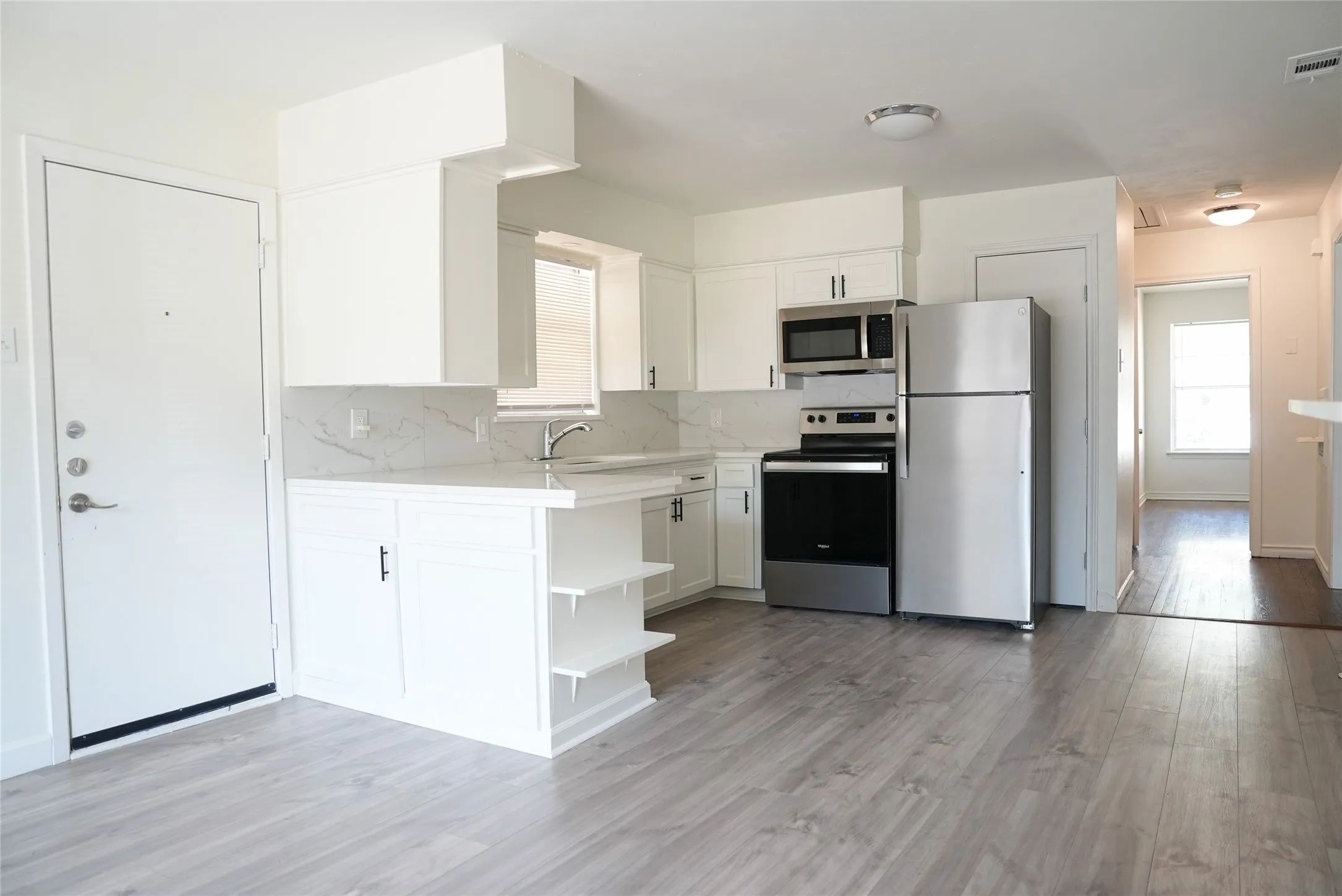 Duplex For Rent in Dallas County , 6565 Ascot Lane, Dallas, Texas 75214, 2 Bedroom, 1 Bathroom, 2 Garage spaces, 889 Sqft, built in 1961, mls#21371421, Real Estate Agent in Dallas, Homes For Rent in Dallas county, Homes For Rent in Dallas, Realtor in Dallas Texas, Real Estate Brokerage Independent Realty Texas, Luminita Cordes Realtor