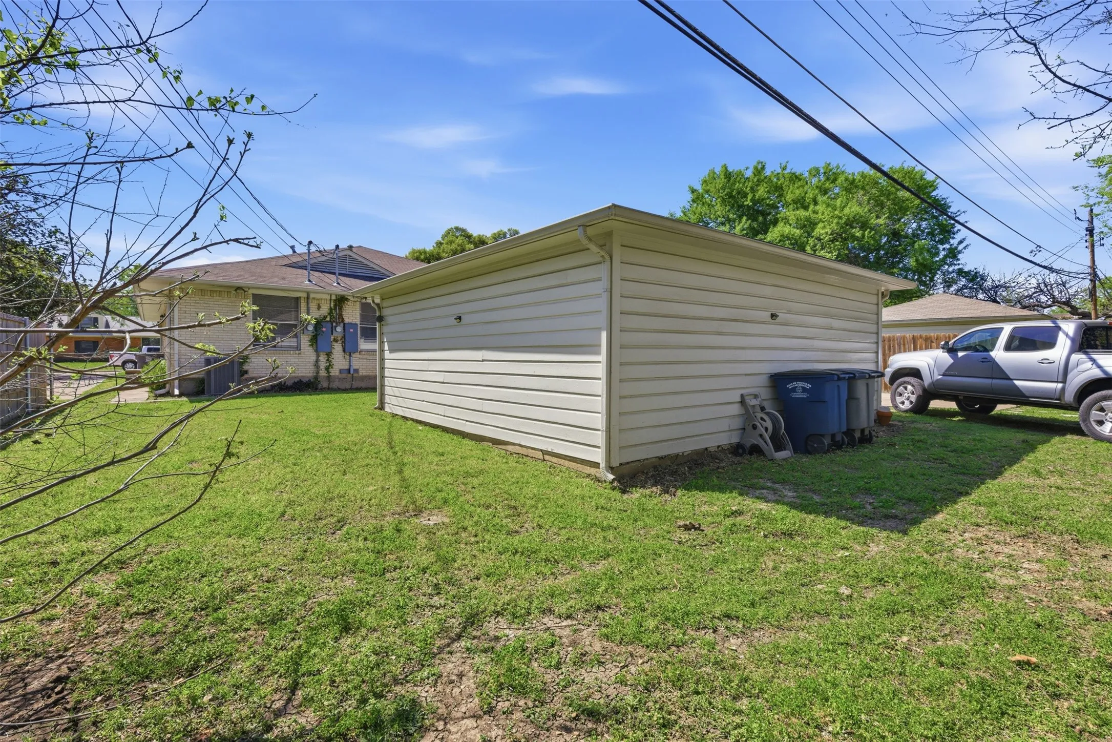 Duplex For Rent in Dallas County , 6565 Ascot Lane, Dallas, Texas 75214, 2 Bedroom, 1 Bathroom, 2 Garage spaces, 889 Sqft, built in 1961, mls#21371421, Real Estate Agent in Dallas, Homes For Rent in Dallas county, Homes For Rent in Dallas, Realtor in Dallas Texas, Real Estate Brokerage Independent Realty Texas, Luminita Cordes Realtor