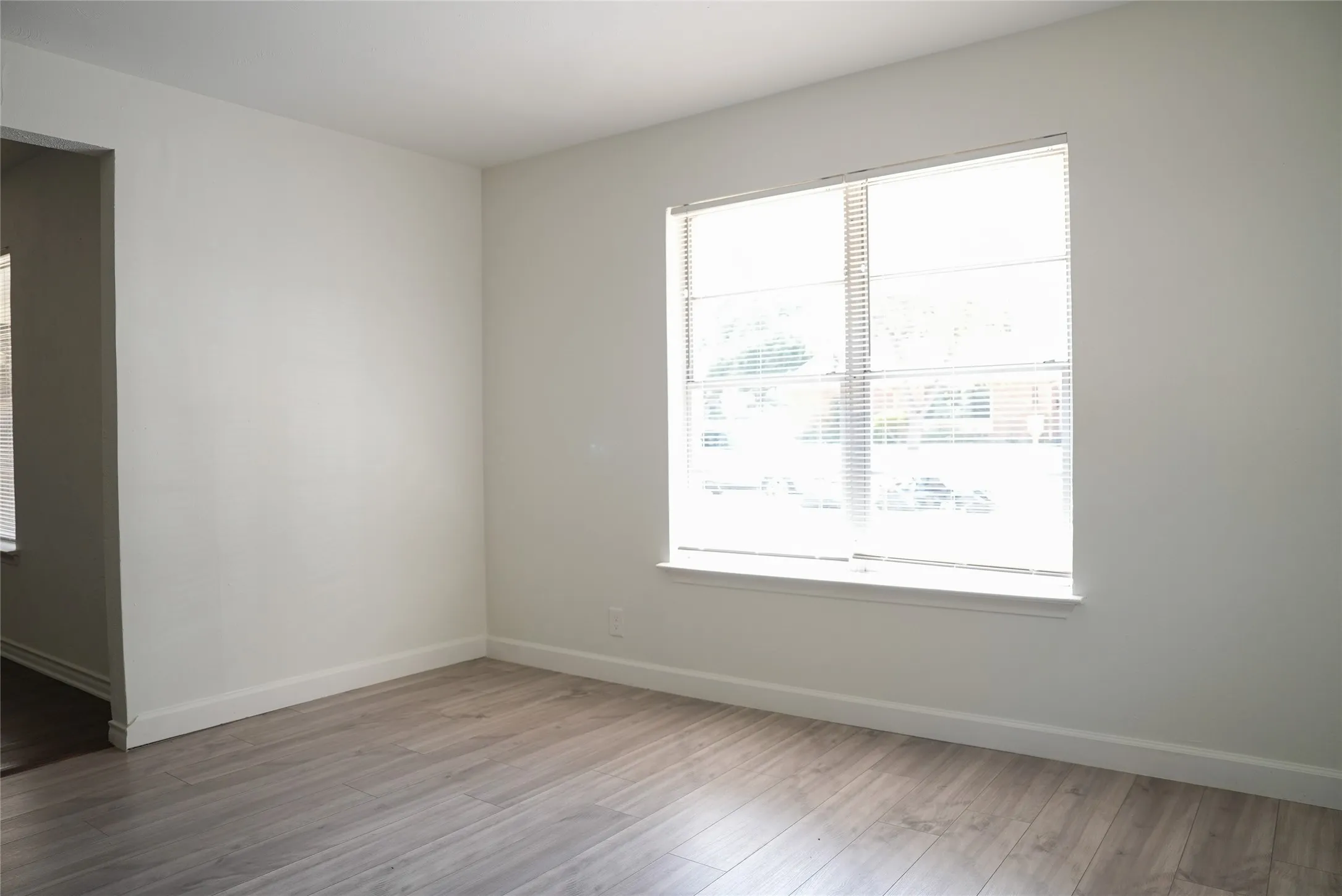 Duplex For Rent in Dallas County , 6565 Ascot Lane, Dallas, Texas 75214, 2 Bedroom, 1 Bathroom, 2 Garage spaces, 889 Sqft, built in 1961, mls#21371421, Real Estate Agent in Dallas, Homes For Rent in Dallas county, Homes For Rent in Dallas, Realtor in Dallas Texas, Real Estate Brokerage Independent Realty Texas, Luminita Cordes Realtor