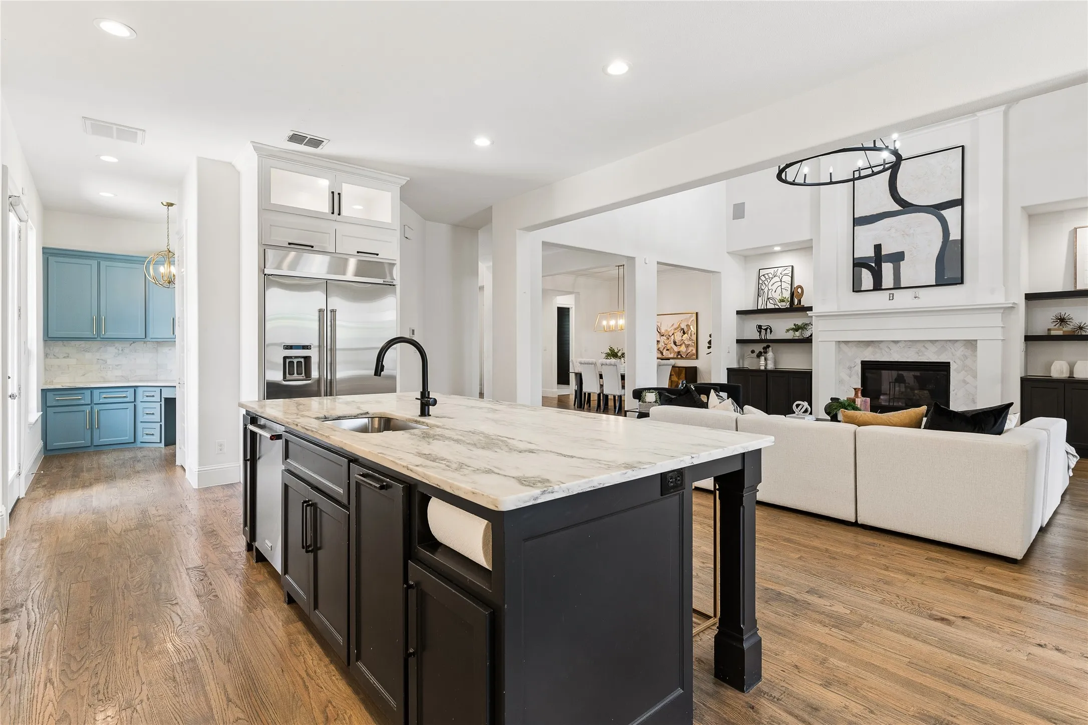Single Family Residence For Rent in Denton County , 10215 Blackenhurst Lane, Frisco, Texas 75033, 5 Bedroom, 6 Bathroom, 3 Garage spaces, 4,931 Sqft, built in 2016, mls#21371502, Real Estate Agent in Frisco, Homes For Rent in Denton county, Homes For Rent in Frisco, Realtor in Frisco Texas, Real Estate Brokerage Independent Realty Texas, Luminita Cordes Realtor