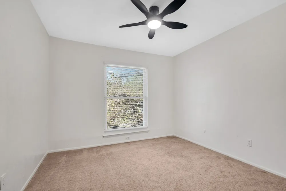 Townhouse For Sale in Denton County , 1404 Sombre Vista Drive, Denton, Texas 76205, 3 Bedroom, 2 Bathroom, Garage spaces, 1,322 Sqft, built in 1970, mls#21367090, Real Estate Agent in Denton, Homes For Sale in Denton county, Homes For Sale in Denton, Realtor in Denton Texas, Real Estate Brokerage Independent Realty Texas, Luminita Cordes Realtor