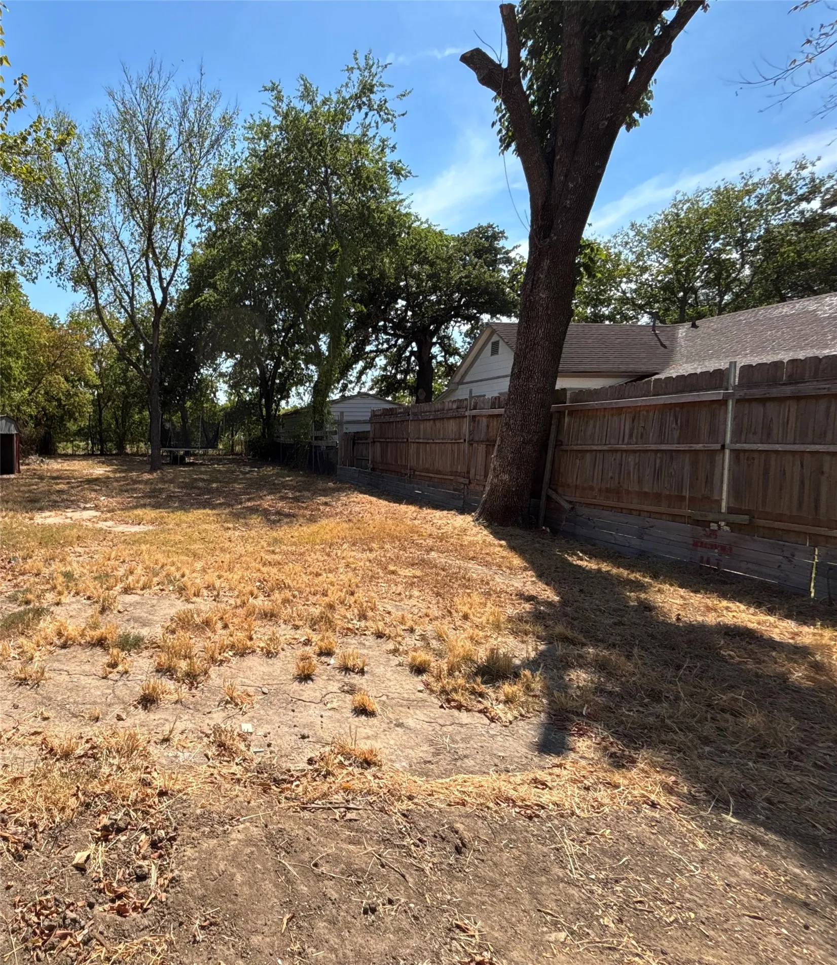 Single Family Residence For Rent in Dallas County , 410 S Kaufman Street, Seagoville, Texas 75159, 3 Bedroom, 2 Bathroom, Garage spaces, 1,300 Sqft, built in 1940, mls#21371538, Real Estate Agent in Seagoville, Homes For Rent in Dallas county, Homes For Rent in Seagoville, Realtor in Seagoville Texas, Real Estate Brokerage Independent Realty Texas, Luminita Cordes Realtor