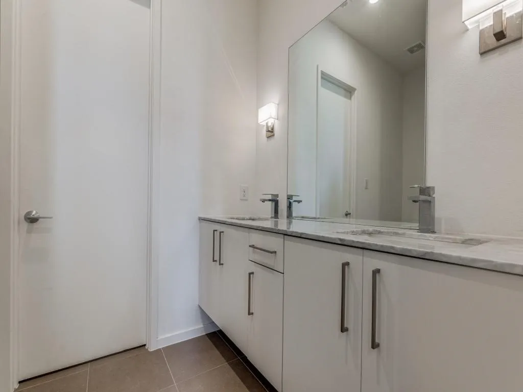 Condominium For Rent in Dallas County , 1514 N Washington 105, Dallas, Texas 75204, 2 Bedroom, 3 Bathroom, 2 Garage spaces, 1,404 Sqft, built in 2019, mls#21371227, Real Estate Agent in Dallas, Homes For Rent in Dallas county, Homes For Rent in Dallas, Realtor in Dallas Texas, Real Estate Brokerage Independent Realty Texas, Luminita Cordes Realtor