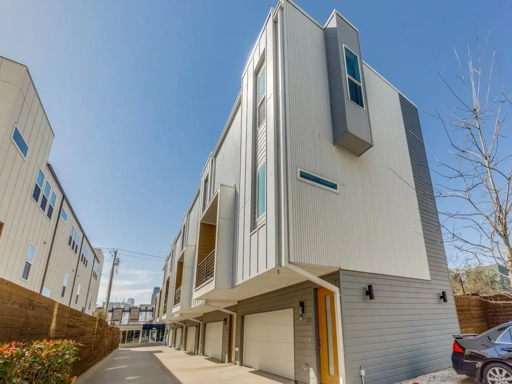 Condominium For Rent in Dallas County , 1514 N Washington 105, Dallas, Texas 75204, 2 Bedroom, 3 Bathroom, 2 Garage spaces, 1,404 Sqft, built in 2019, mls#21371227, Real Estate Agent in Dallas, Homes For Rent in Dallas county, Homes For Rent in Dallas, Realtor in Dallas Texas, Real Estate Brokerage Independent Realty Texas, Luminita Cordes Realtor