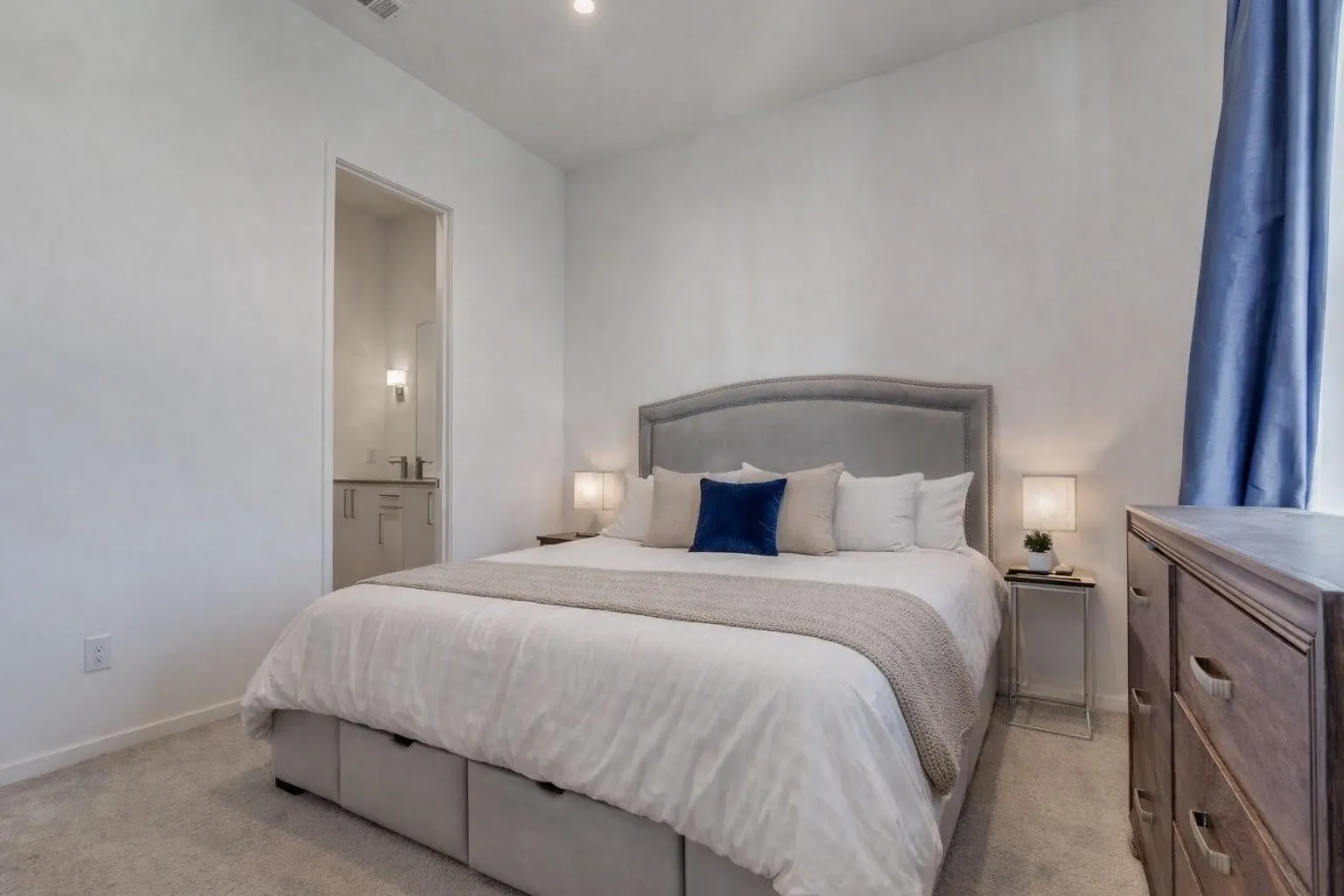 Condominium For Rent in Dallas County , 1514 N Washington 105, Dallas, Texas 75204, 2 Bedroom, 3 Bathroom, 2 Garage spaces, 1,404 Sqft, built in 2019, mls#21371227, Real Estate Agent in Dallas, Homes For Rent in Dallas county, Homes For Rent in Dallas, Realtor in Dallas Texas, Real Estate Brokerage Independent Realty Texas, Luminita Cordes Realtor