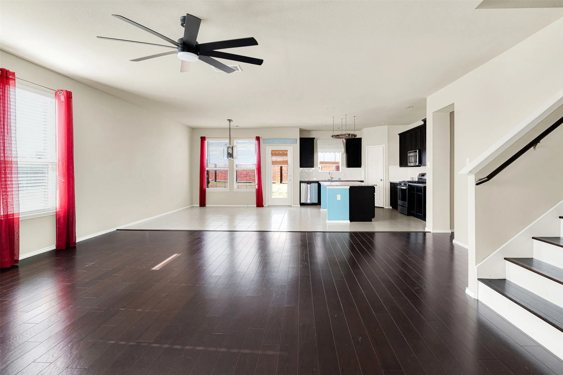 Single Family Residence For Sale in Tarrant County , 7901 Wildwest Drive, Fort Worth, Texas 76131, 4 Bedroom, 3 Bathroom, 2 Garage spaces, 2,546 Sqft, built in 2015, mls#21361969, Real Estate Agent in Fort Worth, Homes For Sale in Tarrant county, Homes For Sale in Fort Worth, Realtor in Fort Worth Texas, Real Estate Brokerage Independent Realty Texas, Luminita Cordes Realtor
