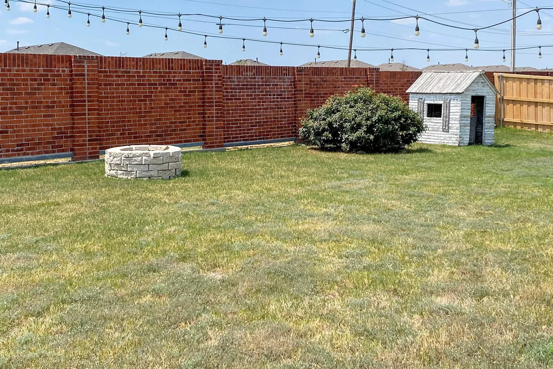 Single Family Residence For Sale in Tarrant County , 7901 Wildwest Drive, Fort Worth, Texas 76131, 4 Bedroom, 3 Bathroom, 2 Garage spaces, 2,546 Sqft, built in 2015, mls#21361969, Real Estate Agent in Fort Worth, Homes For Sale in Tarrant county, Homes For Sale in Fort Worth, Realtor in Fort Worth Texas, Real Estate Brokerage Independent Realty Texas, Luminita Cordes Realtor