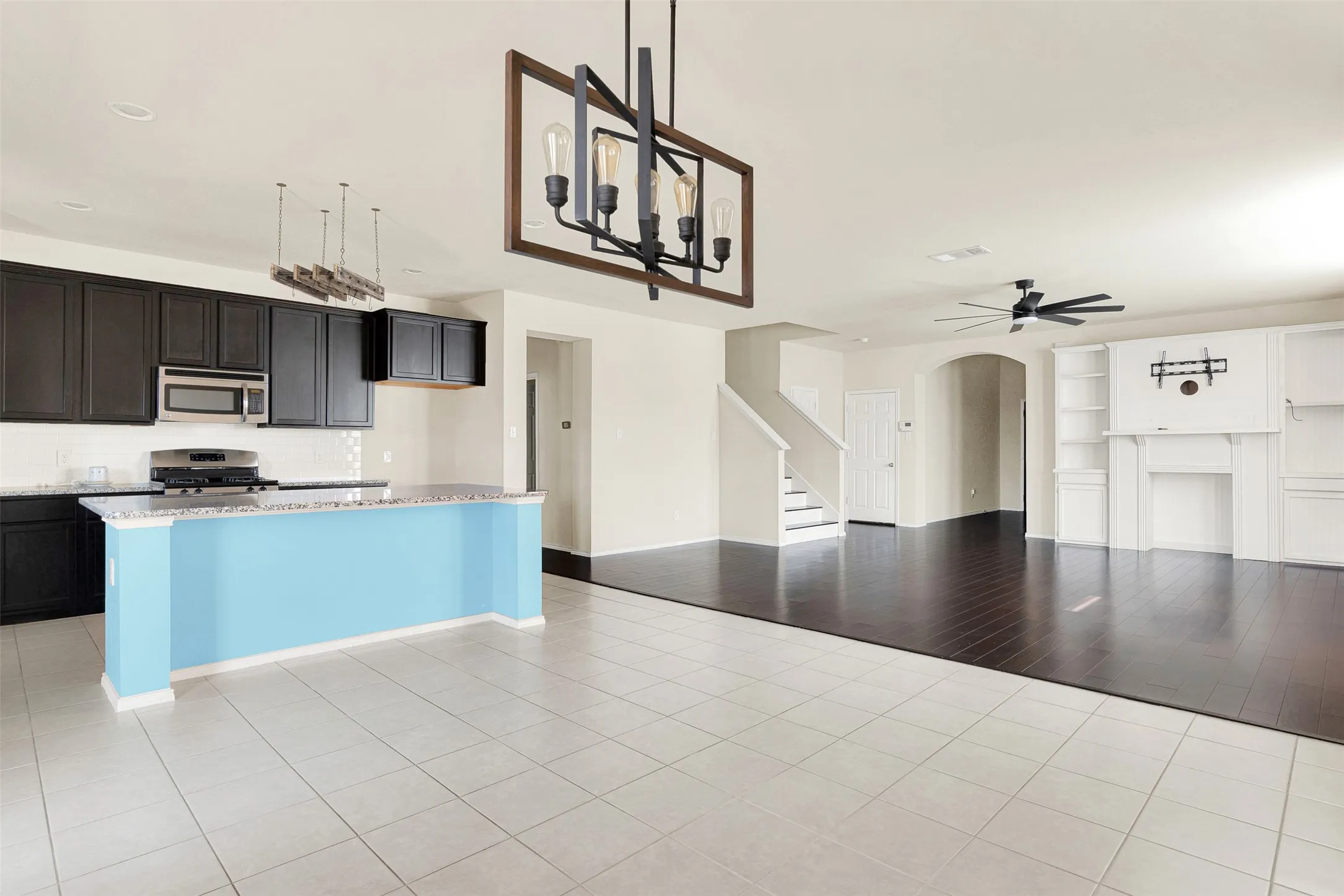 Single Family Residence For Sale in Tarrant County , 7901 Wildwest Drive, Fort Worth, Texas 76131, 4 Bedroom, 3 Bathroom, 2 Garage spaces, 2,546 Sqft, built in 2015, mls#21361969, Real Estate Agent in Fort Worth, Homes For Sale in Tarrant county, Homes For Sale in Fort Worth, Realtor in Fort Worth Texas, Real Estate Brokerage Independent Realty Texas, Luminita Cordes Realtor
