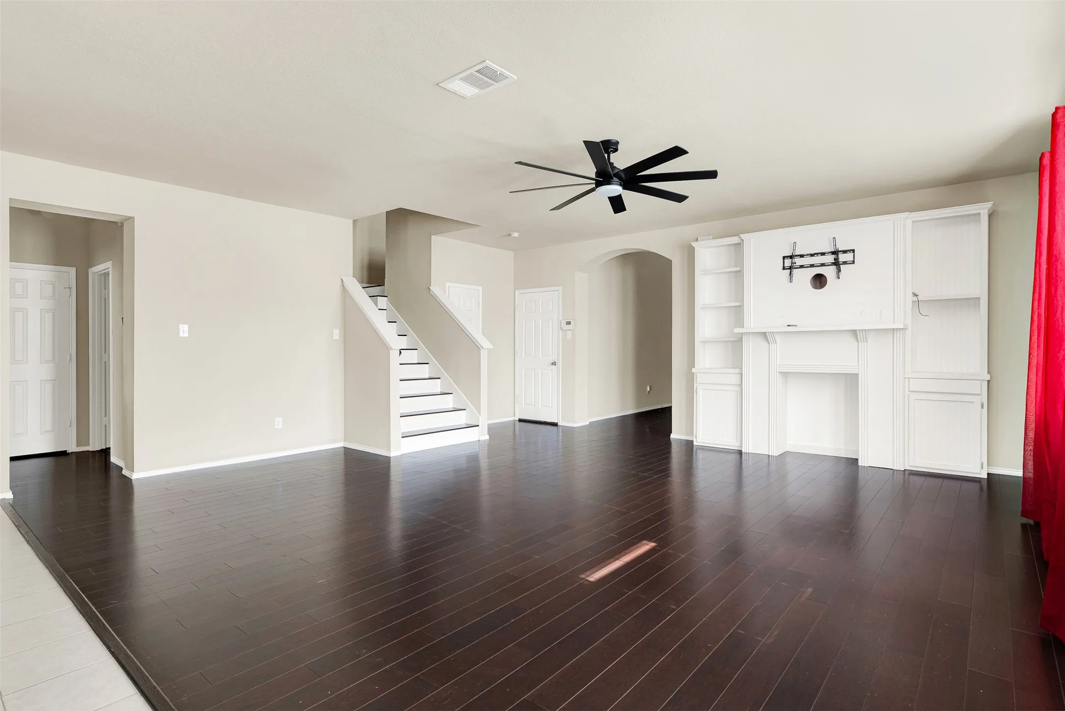 Single Family Residence For Sale in Tarrant County , 7901 Wildwest Drive, Fort Worth, Texas 76131, 4 Bedroom, 3 Bathroom, 2 Garage spaces, 2,546 Sqft, built in 2015, mls#21361969, Real Estate Agent in Fort Worth, Homes For Sale in Tarrant county, Homes For Sale in Fort Worth, Realtor in Fort Worth Texas, Real Estate Brokerage Independent Realty Texas, Luminita Cordes Realtor