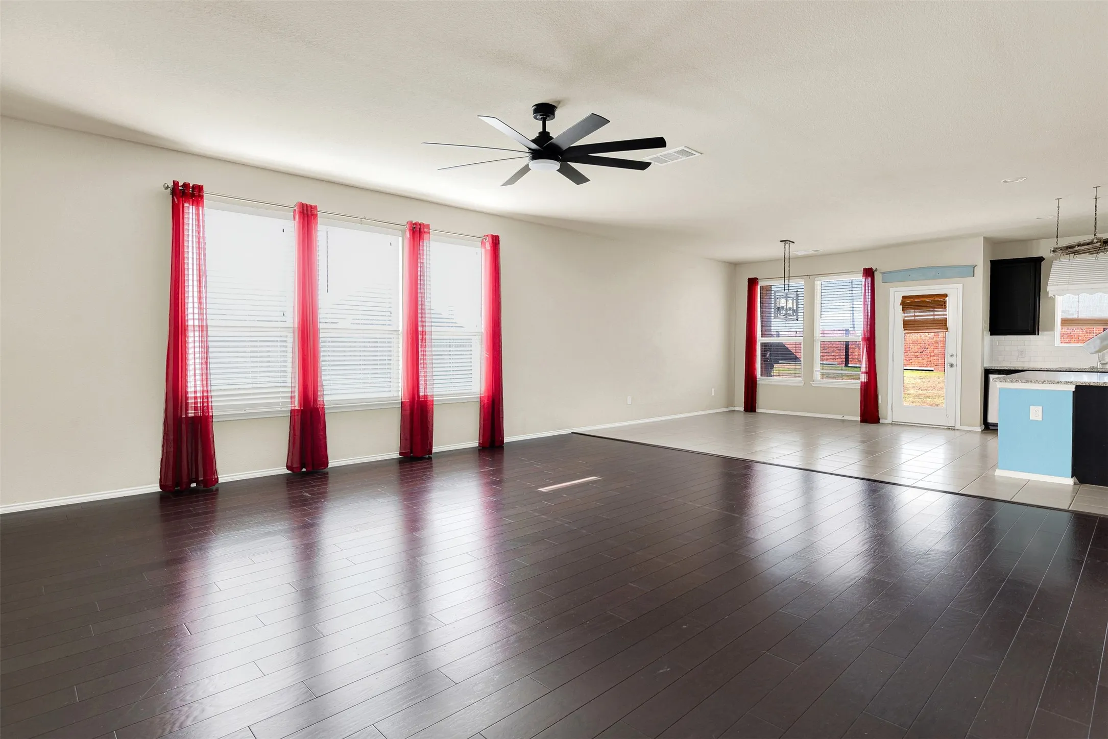 Single Family Residence For Sale in Tarrant County , 7901 Wildwest Drive, Fort Worth, Texas 76131, 4 Bedroom, 3 Bathroom, 2 Garage spaces, 2,546 Sqft, built in 2015, mls#21361969, Real Estate Agent in Fort Worth, Homes For Sale in Tarrant county, Homes For Sale in Fort Worth, Realtor in Fort Worth Texas, Real Estate Brokerage Independent Realty Texas, Luminita Cordes Realtor