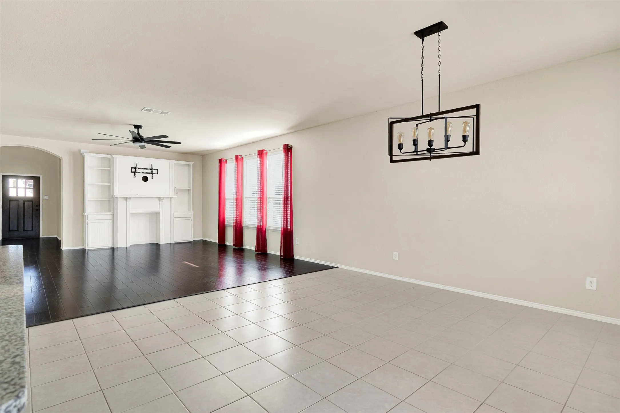 Single Family Residence For Sale in Tarrant County , 7901 Wildwest Drive, Fort Worth, Texas 76131, 4 Bedroom, 3 Bathroom, 2 Garage spaces, 2,546 Sqft, built in 2015, mls#21361969, Real Estate Agent in Fort Worth, Homes For Sale in Tarrant county, Homes For Sale in Fort Worth, Realtor in Fort Worth Texas, Real Estate Brokerage Independent Realty Texas, Luminita Cordes Realtor