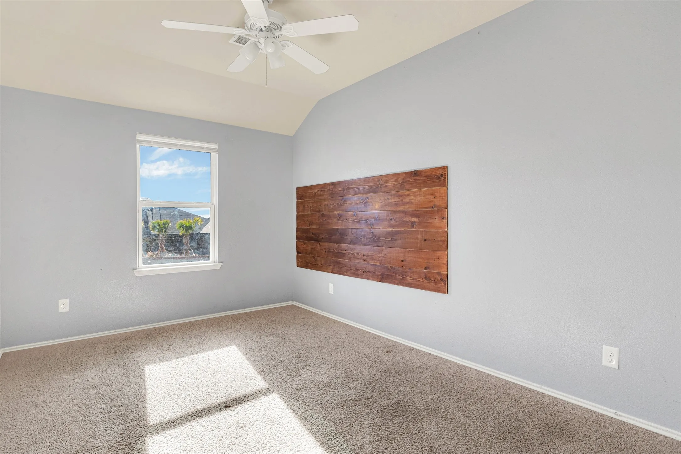 Single Family Residence For Sale in Tarrant County , 7901 Wildwest Drive, Fort Worth, Texas 76131, 4 Bedroom, 3 Bathroom, 2 Garage spaces, 2,546 Sqft, built in 2015, mls#21361969, Real Estate Agent in Fort Worth, Homes For Sale in Tarrant county, Homes For Sale in Fort Worth, Realtor in Fort Worth Texas, Real Estate Brokerage Independent Realty Texas, Luminita Cordes Realtor
