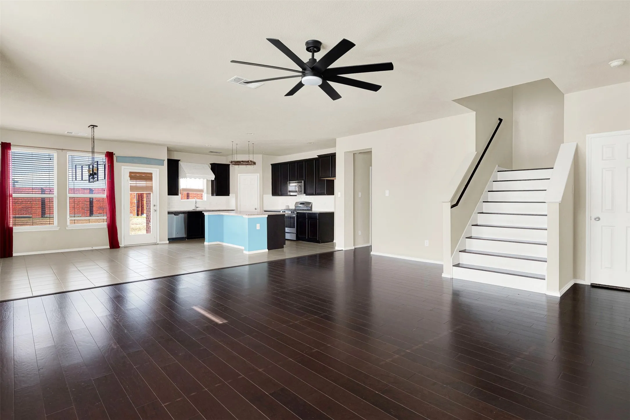 Single Family Residence For Sale in Tarrant County , 7901 Wildwest Drive, Fort Worth, Texas 76131, 4 Bedroom, 3 Bathroom, 2 Garage spaces, 2,546 Sqft, built in 2015, mls#21361969, Real Estate Agent in Fort Worth, Homes For Sale in Tarrant county, Homes For Sale in Fort Worth, Realtor in Fort Worth Texas, Real Estate Brokerage Independent Realty Texas, Luminita Cordes Realtor