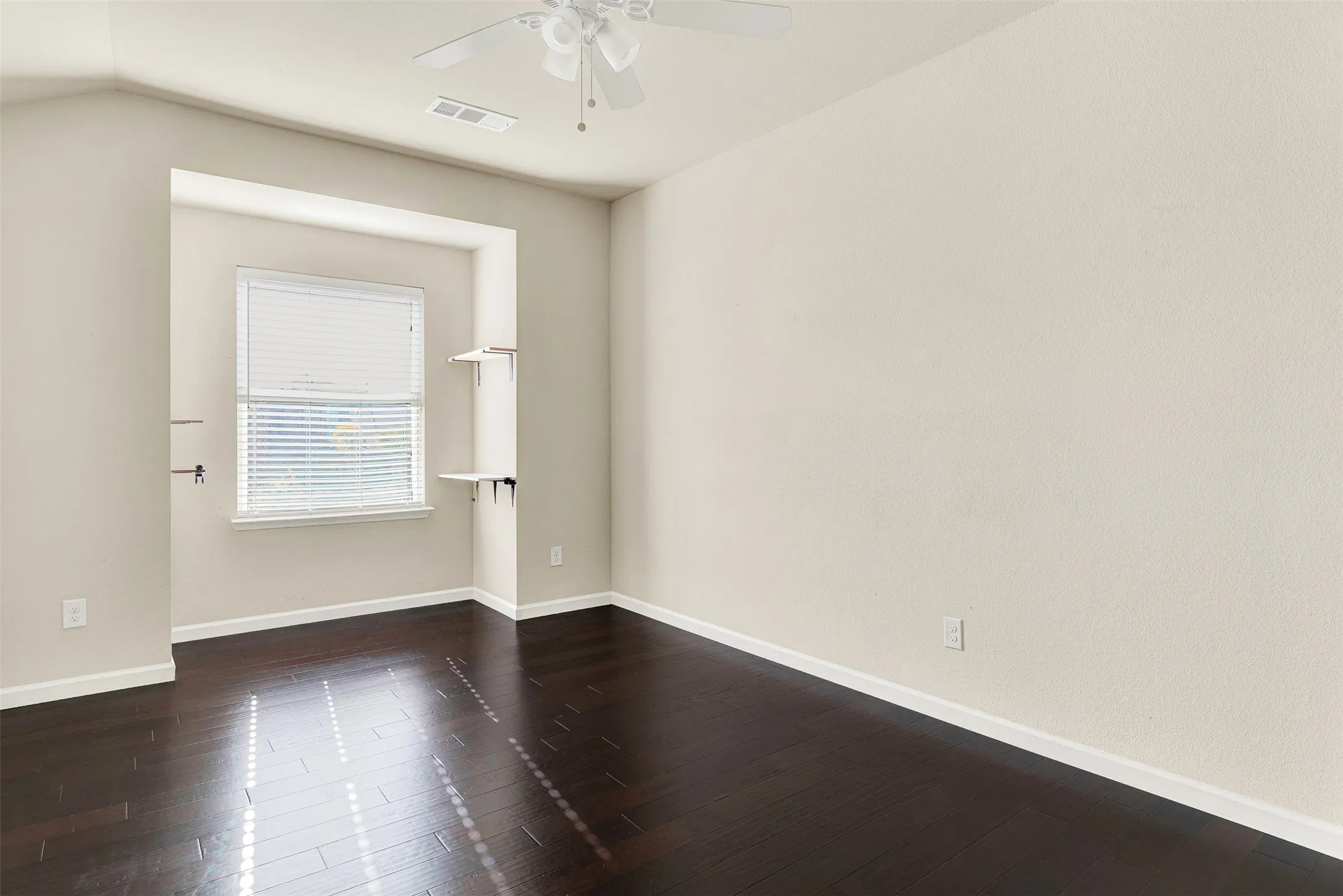 Single Family Residence For Sale in Tarrant County , 7901 Wildwest Drive, Fort Worth, Texas 76131, 4 Bedroom, 3 Bathroom, 2 Garage spaces, 2,546 Sqft, built in 2015, mls#21361969, Real Estate Agent in Fort Worth, Homes For Sale in Tarrant county, Homes For Sale in Fort Worth, Realtor in Fort Worth Texas, Real Estate Brokerage Independent Realty Texas, Luminita Cordes Realtor