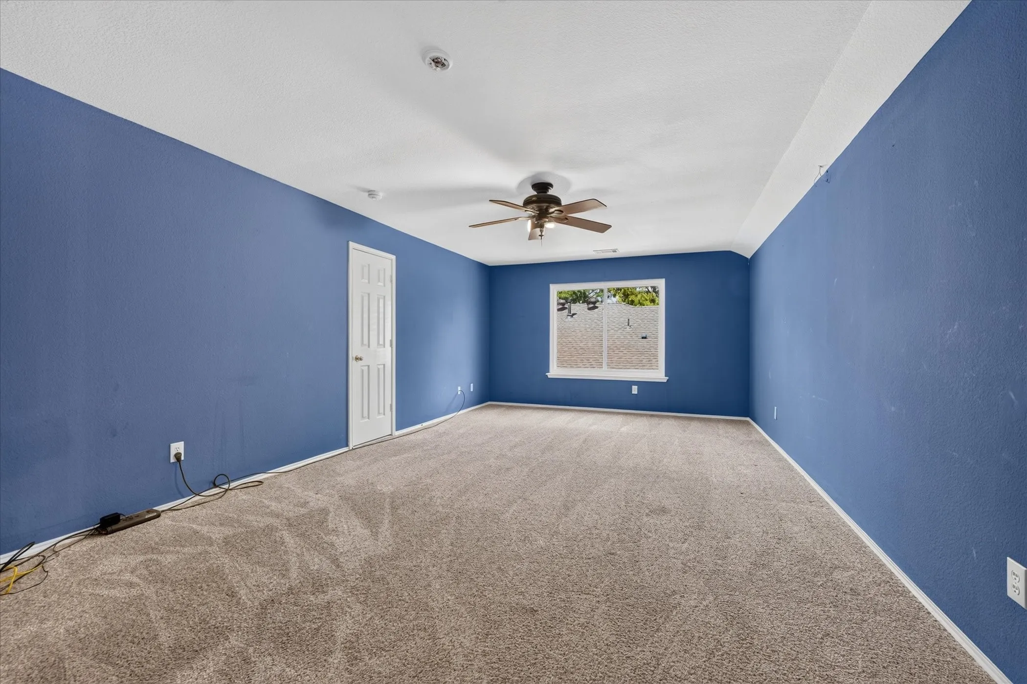 Single Family Residence For Sale in Denton County , 1515 Nightingale Lane, Corinth, Texas 76210, 4 Bedroom, 3 Bathroom, 2 Garage spaces, 2,465 Sqft, built in 1999, mls#21368266, Real Estate Agent in Corinth, Homes For Sale in Denton county, Homes For Sale in Corinth, Realtor in Corinth Texas, Real Estate Brokerage Independent Realty Texas, Luminita Cordes Realtor