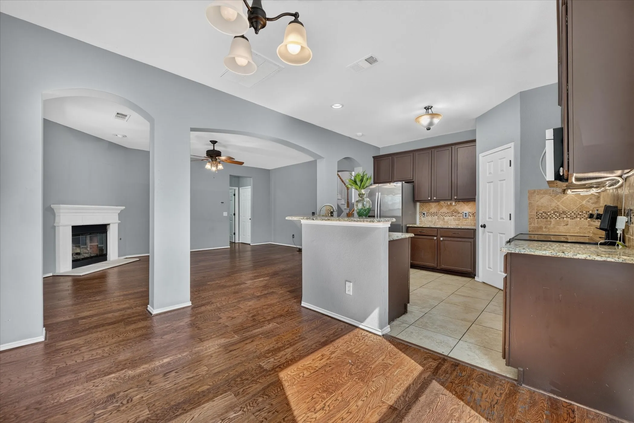 Single Family Residence For Sale in Denton County , 1515 Nightingale Lane, Corinth, Texas 76210, 4 Bedroom, 3 Bathroom, 2 Garage spaces, 2,465 Sqft, built in 1999, mls#21368266, Real Estate Agent in Corinth, Homes For Sale in Denton county, Homes For Sale in Corinth, Realtor in Corinth Texas, Real Estate Brokerage Independent Realty Texas, Luminita Cordes Realtor