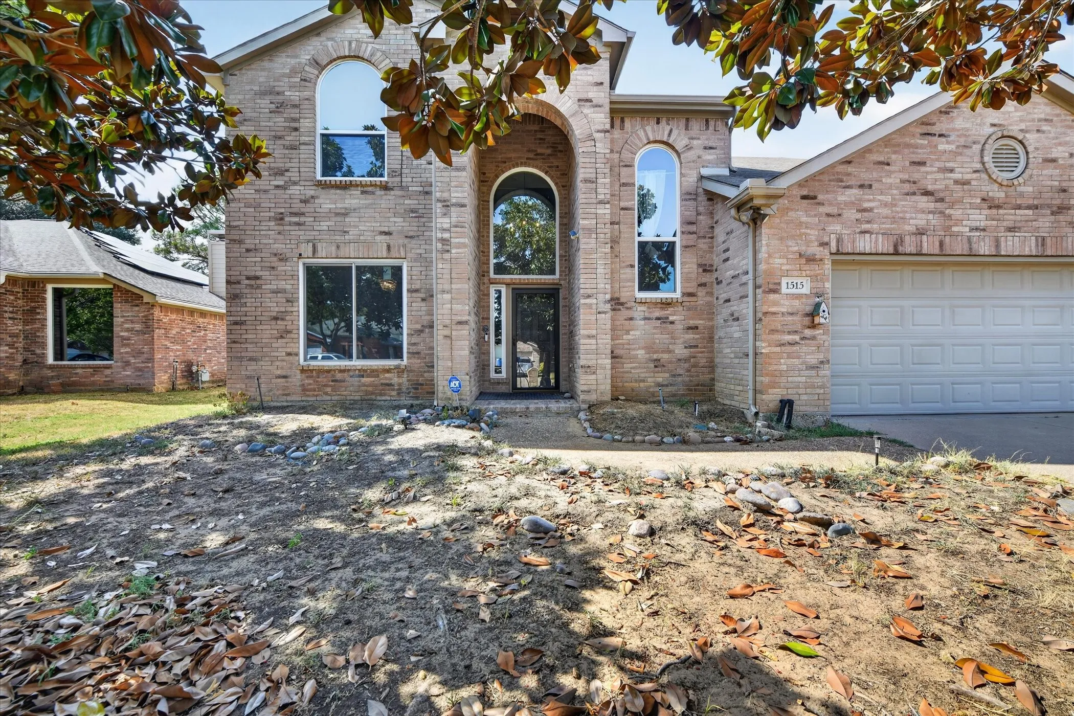 Single Family Residence For Sale in Denton County , 1515 Nightingale Lane, Corinth, Texas 76210, 4 Bedroom, 3 Bathroom, 2 Garage spaces, 2,465 Sqft, built in 1999, mls#21368266, Real Estate Agent in Corinth, Homes For Sale in Denton county, Homes For Sale in Corinth, Realtor in Corinth Texas, Real Estate Brokerage Independent Realty Texas, Luminita Cordes Realtor