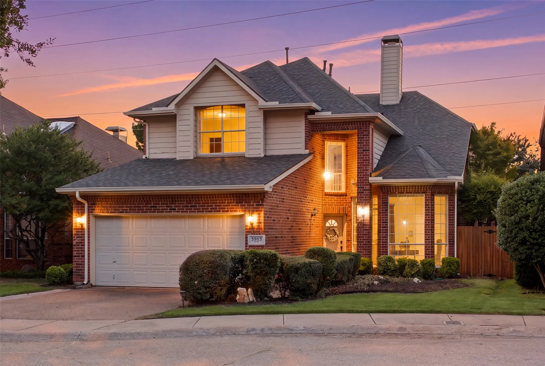Single Family Residence For Sale in Dallas County , 3903 Rive Lane, Addison, Texas 75001, 4 Bedroom, 3 Bathroom, 2 Garage spaces, 2,651 Sqft, built in 1992, mls#21371371, Real Estate Agent in Addison, Homes For Sale in Dallas county, Homes For Sale in Addison, Realtor in Addison Texas, Real Estate Brokerage Independent Realty Texas, Luminita Cordes Realtor