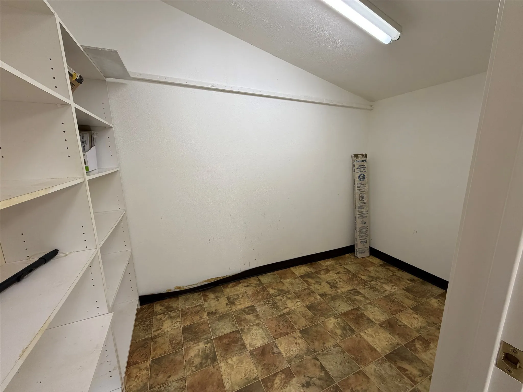 Manufactured Home For Sale in Ellis County , 804 Preston Road, Red Oak, Texas 75154, 3 Bedroom, 2 Bathroom, Garage spaces, 2,000 Sqft, built in 1984, mls#21369739, Real Estate Agent in Red Oak, Homes For Sale in Ellis county, Homes For Sale in Red Oak, Realtor in Red Oak Texas, Real Estate Brokerage Independent Realty Texas, Luminita Cordes Realtor
