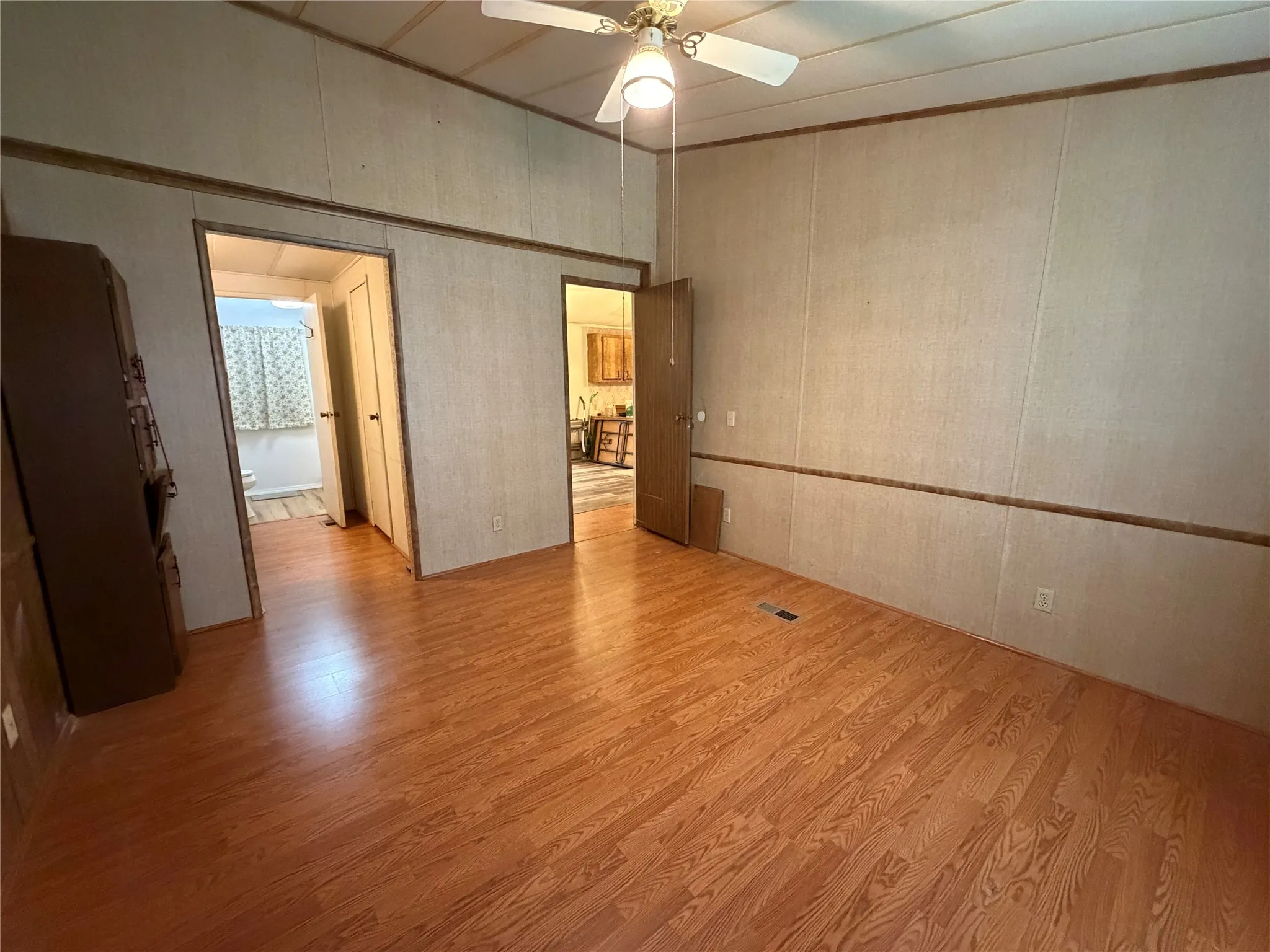 Manufactured Home For Sale in Ellis County , 804 Preston Road, Red Oak, Texas 75154, 3 Bedroom, 2 Bathroom, Garage spaces, 2,000 Sqft, built in 1984, mls#21369739, Real Estate Agent in Red Oak, Homes For Sale in Ellis county, Homes For Sale in Red Oak, Realtor in Red Oak Texas, Real Estate Brokerage Independent Realty Texas, Luminita Cordes Realtor