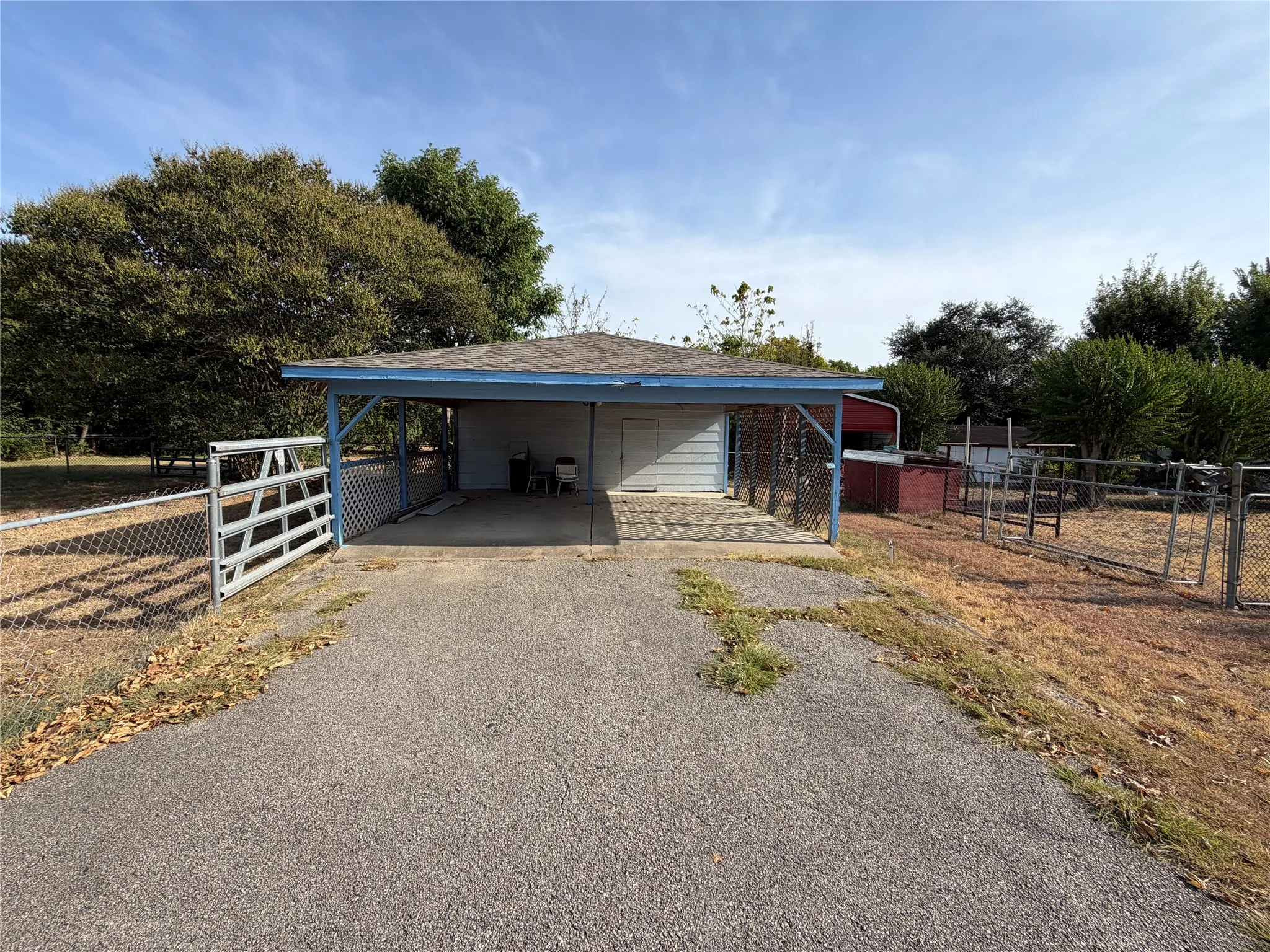 Manufactured Home For Sale in Ellis County , 804 Preston Road, Red Oak, Texas 75154, 3 Bedroom, 2 Bathroom, Garage spaces, 2,000 Sqft, built in 1984, mls#21369739, Real Estate Agent in Red Oak, Homes For Sale in Ellis county, Homes For Sale in Red Oak, Realtor in Red Oak Texas, Real Estate Brokerage Independent Realty Texas, Luminita Cordes Realtor