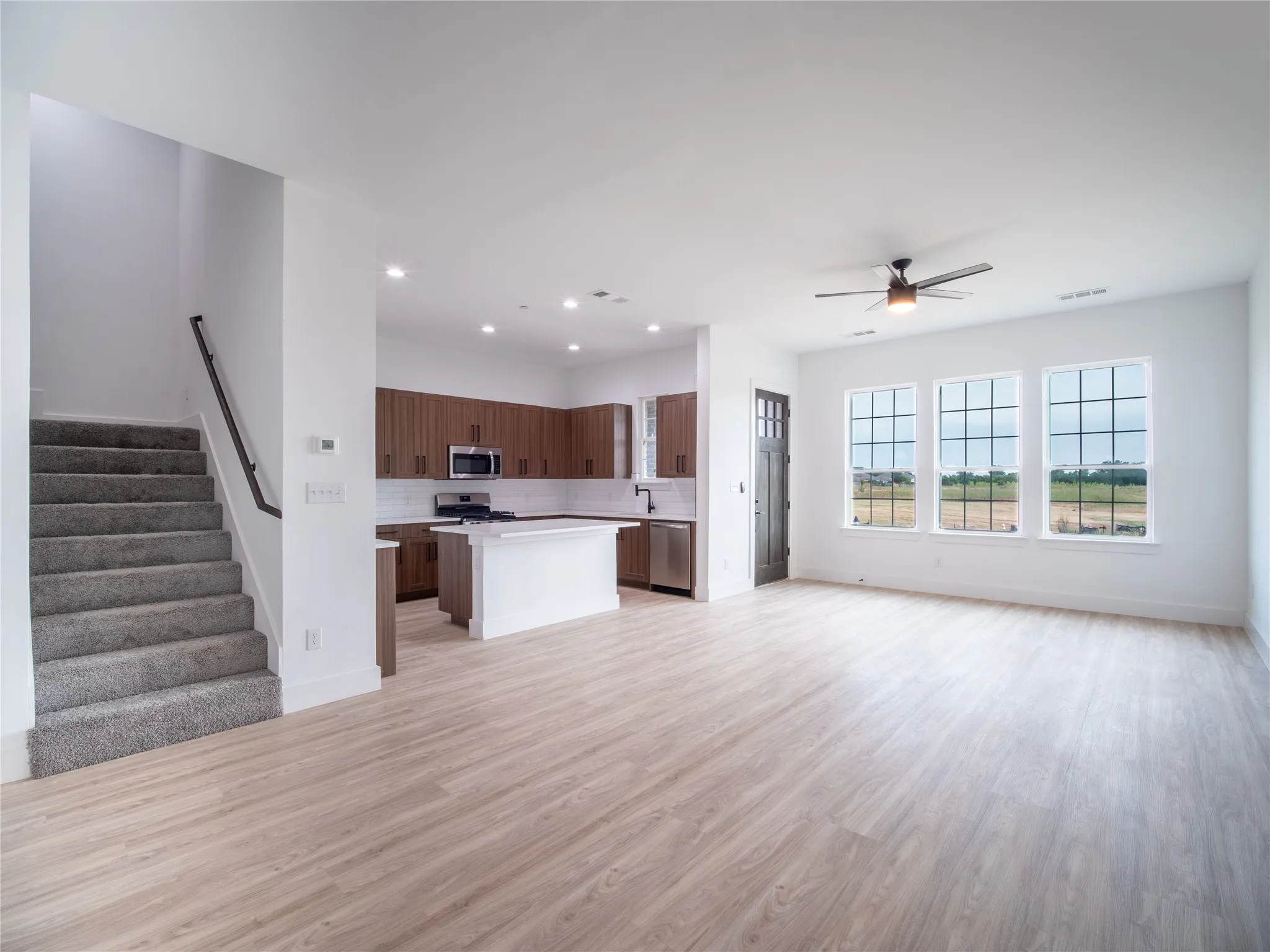 Single Family Residence For Sale in Dallas County , 3453 Sanjeev Drive, Irving, Texas 75060, 3 Bedroom, 3 Bathroom, 2 Garage spaces, 2,206 Sqft, built in 2024, mls#21370923, Real Estate Agent in Irving, Homes For Sale in Dallas county, Homes For Sale in Irving, Realtor in Irving Texas, Real Estate Brokerage Independent Realty Texas, Luminita Cordes Realtor