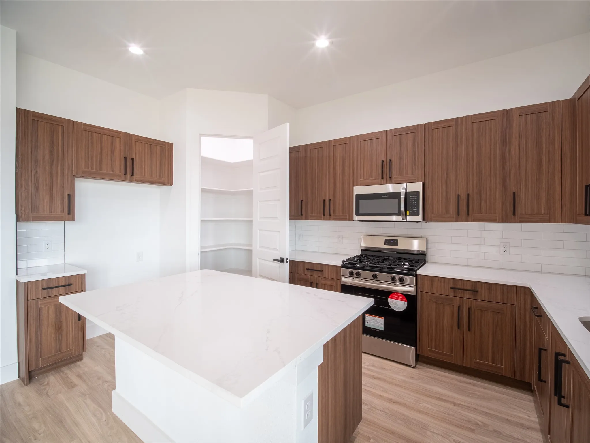 Single Family Residence For Sale in Dallas County , 3453 Sanjeev Drive, Irving, Texas 75060, 3 Bedroom, 3 Bathroom, 2 Garage spaces, 2,206 Sqft, built in 2024, mls#21370923, Real Estate Agent in Irving, Homes For Sale in Dallas county, Homes For Sale in Irving, Realtor in Irving Texas, Real Estate Brokerage Independent Realty Texas, Luminita Cordes Realtor