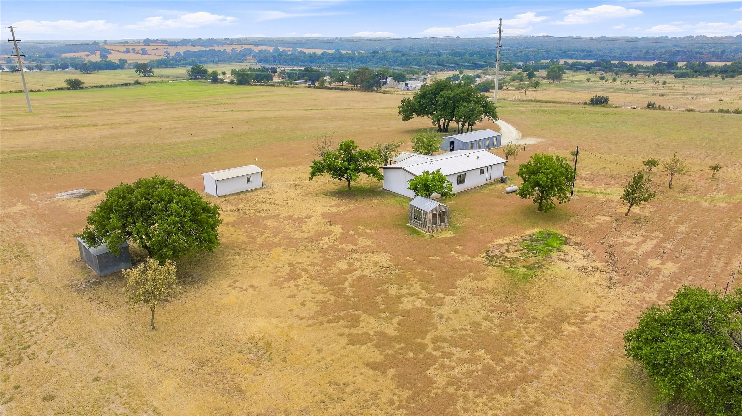Mobile Home For Sale in Erath County , 1770 County Road 376, Dublin, Texas 76446, 3 Bedroom, 2 Bathroom, Garage spaces, 1,568 Sqft, built in 1985, mls#21370247, Real Estate Agent in Dublin, Homes For Sale in Erath county, Homes For Sale in Dublin, Realtor in Dublin Texas, Real Estate Brokerage Independent Realty Texas, Luminita Cordes Realtor
