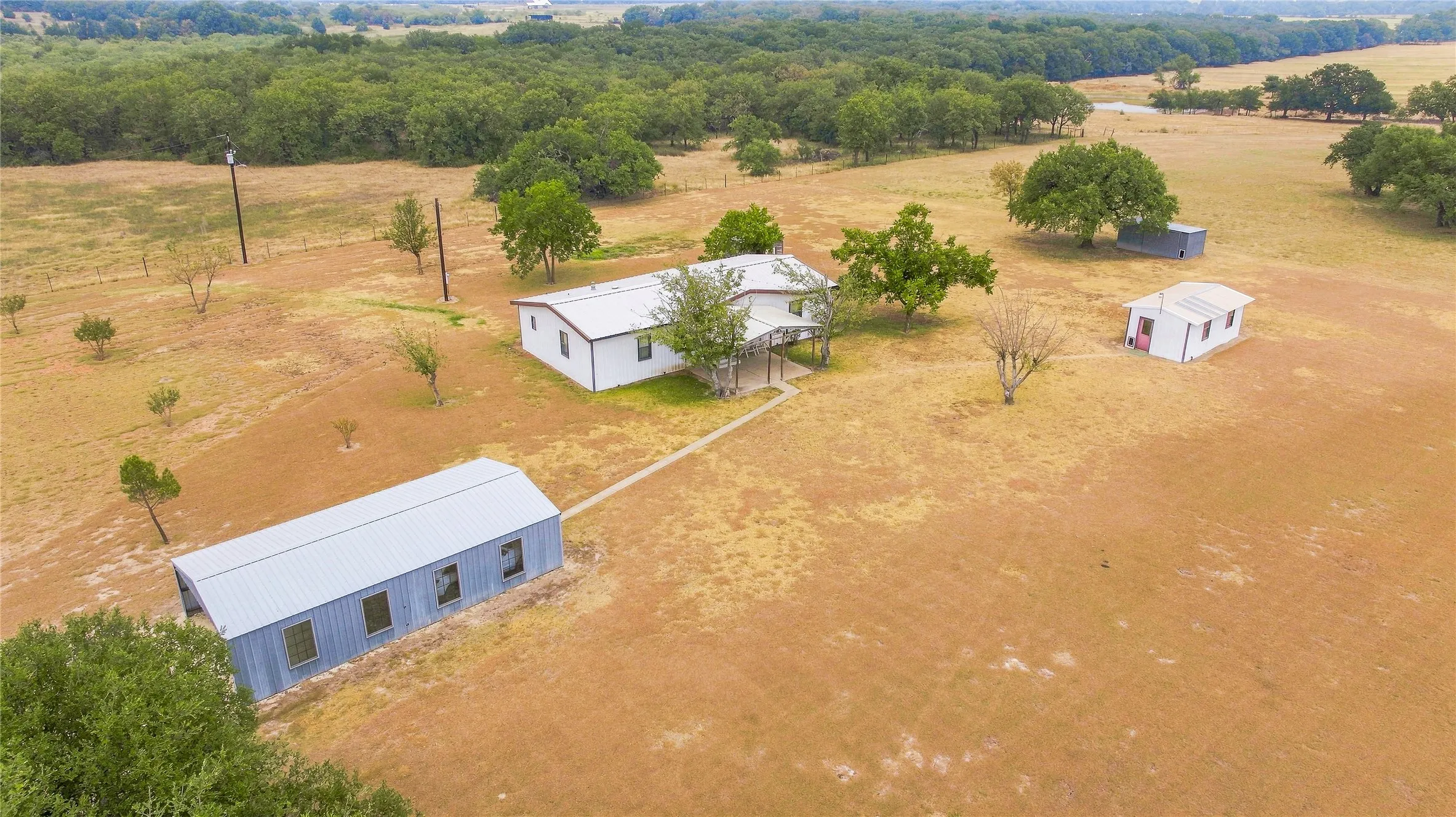Mobile Home For Sale in Erath County , 1770 County Road 376, Dublin, Texas 76446, 3 Bedroom, 2 Bathroom, Garage spaces, 1,568 Sqft, built in 1985, mls#21370247, Real Estate Agent in Dublin, Homes For Sale in Erath county, Homes For Sale in Dublin, Realtor in Dublin Texas, Real Estate Brokerage Independent Realty Texas, Luminita Cordes Realtor