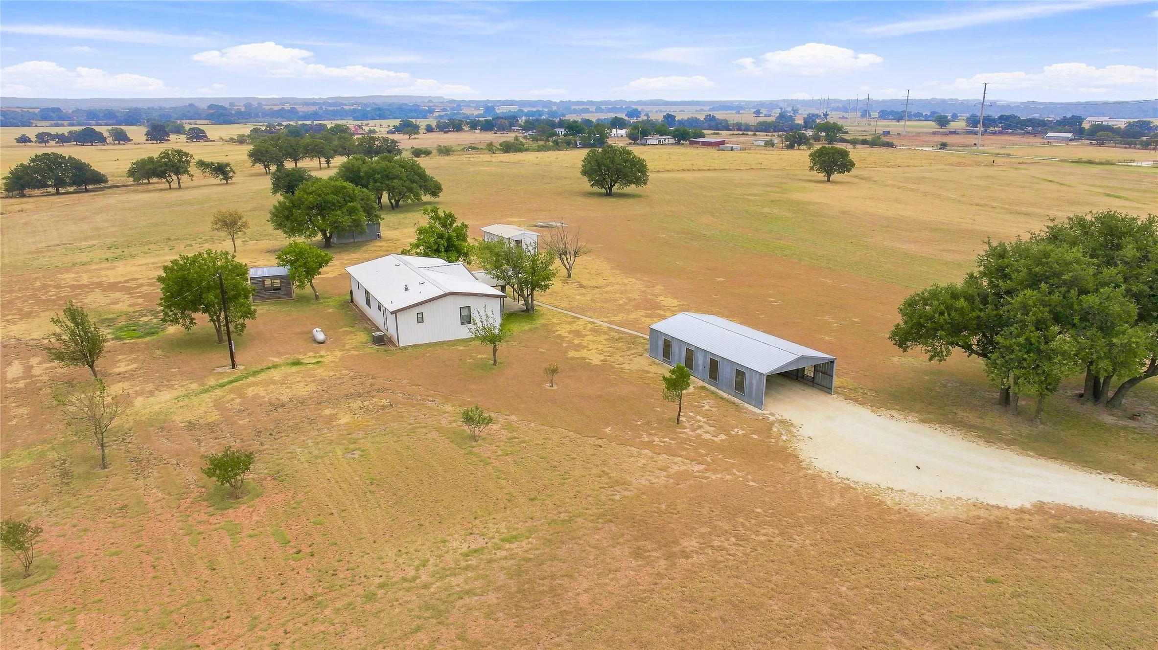Mobile Home For Sale in Erath County , 1770 County Road 376, Dublin, Texas 76446, 3 Bedroom, 2 Bathroom, Garage spaces, 1,568 Sqft, built in 1985, mls#21370247, Real Estate Agent in Dublin, Homes For Sale in Erath county, Homes For Sale in Dublin, Realtor in Dublin Texas, Real Estate Brokerage Independent Realty Texas, Luminita Cordes Realtor