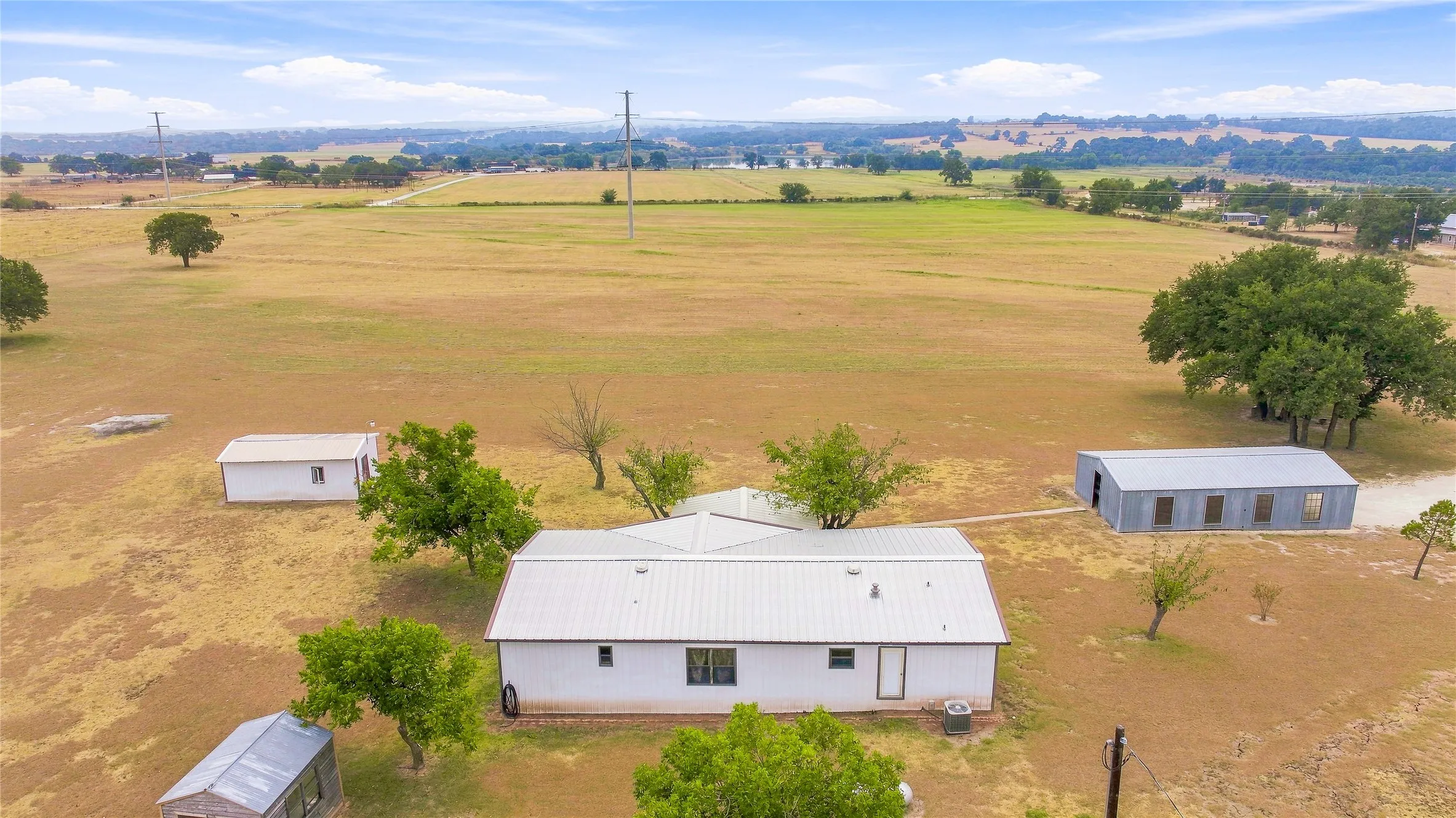 Mobile Home For Sale in Erath County , 1770 County Road 376, Dublin, Texas 76446, 3 Bedroom, 2 Bathroom, Garage spaces, 1,568 Sqft, built in 1985, mls#21370247, Real Estate Agent in Dublin, Homes For Sale in Erath county, Homes For Sale in Dublin, Realtor in Dublin Texas, Real Estate Brokerage Independent Realty Texas, Luminita Cordes Realtor