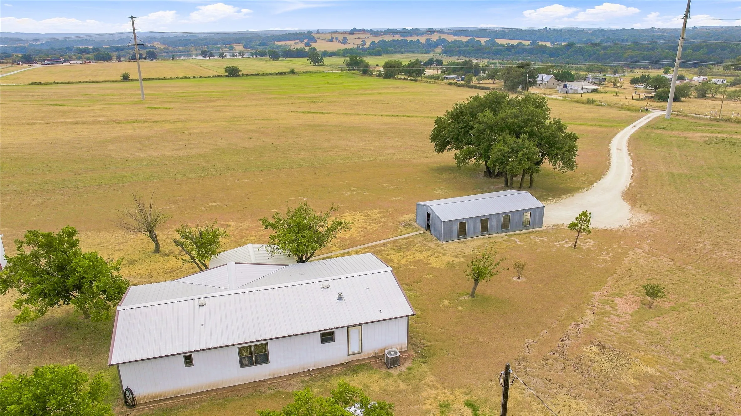 Mobile Home For Sale in Erath County , 1770 County Road 376, Dublin, Texas 76446, 3 Bedroom, 2 Bathroom, Garage spaces, 1,568 Sqft, built in 1985, mls#21370247, Real Estate Agent in Dublin, Homes For Sale in Erath county, Homes For Sale in Dublin, Realtor in Dublin Texas, Real Estate Brokerage Independent Realty Texas, Luminita Cordes Realtor