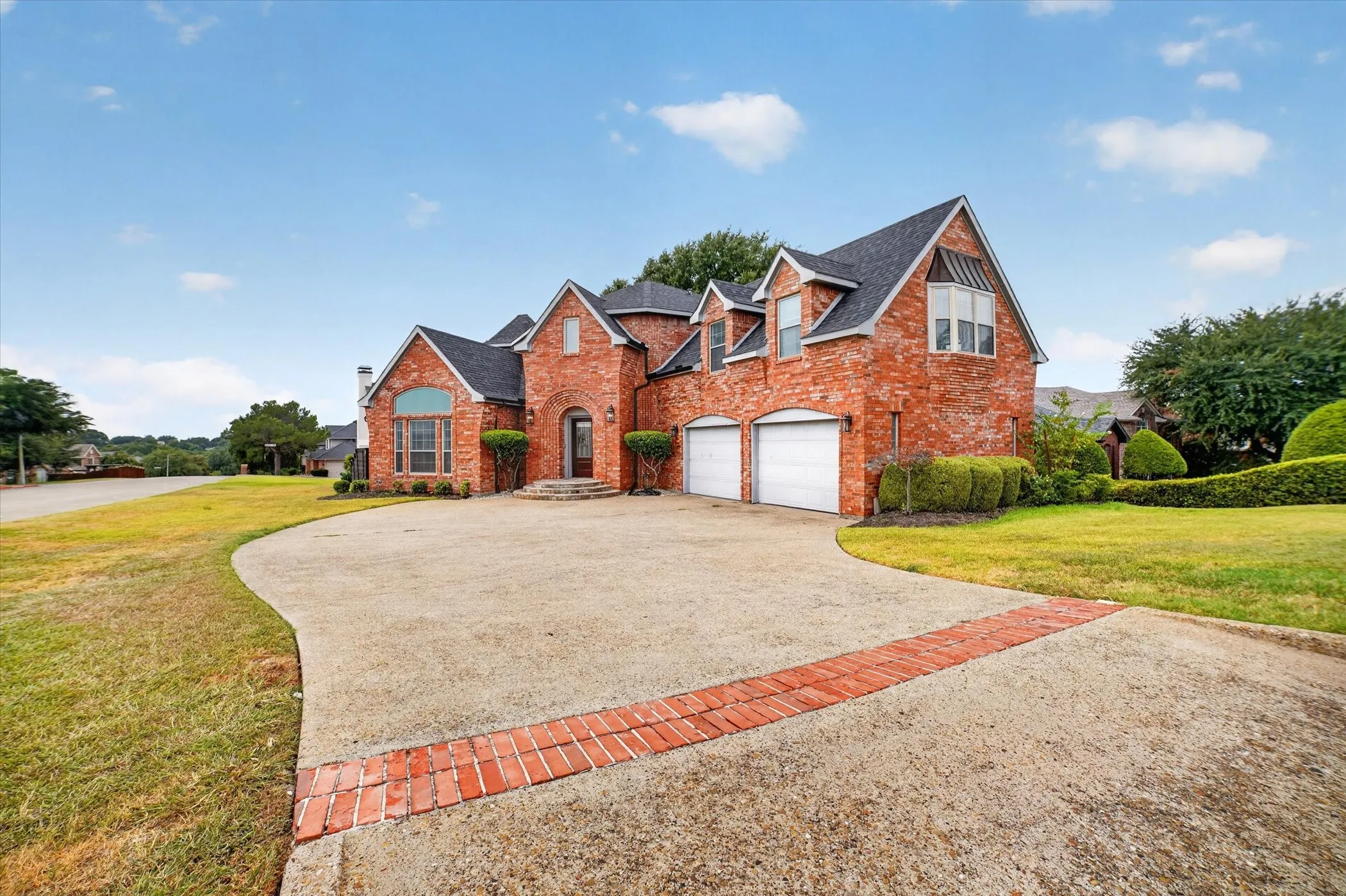 Single Family Residence For Sale in Rockwall County , 101 Reliance Court, Rockwall, Texas 75032, 4 Bedroom, 3 Bathroom, 2 Garage spaces, 3,100 Sqft, built in 1994, mls#21370487, Real Estate Agent in Rockwall, Homes For Sale in Rockwall county, Homes For Sale in Rockwall, Realtor in Rockwall Texas, Real Estate Brokerage Independent Realty Texas, Luminita Cordes Realtor