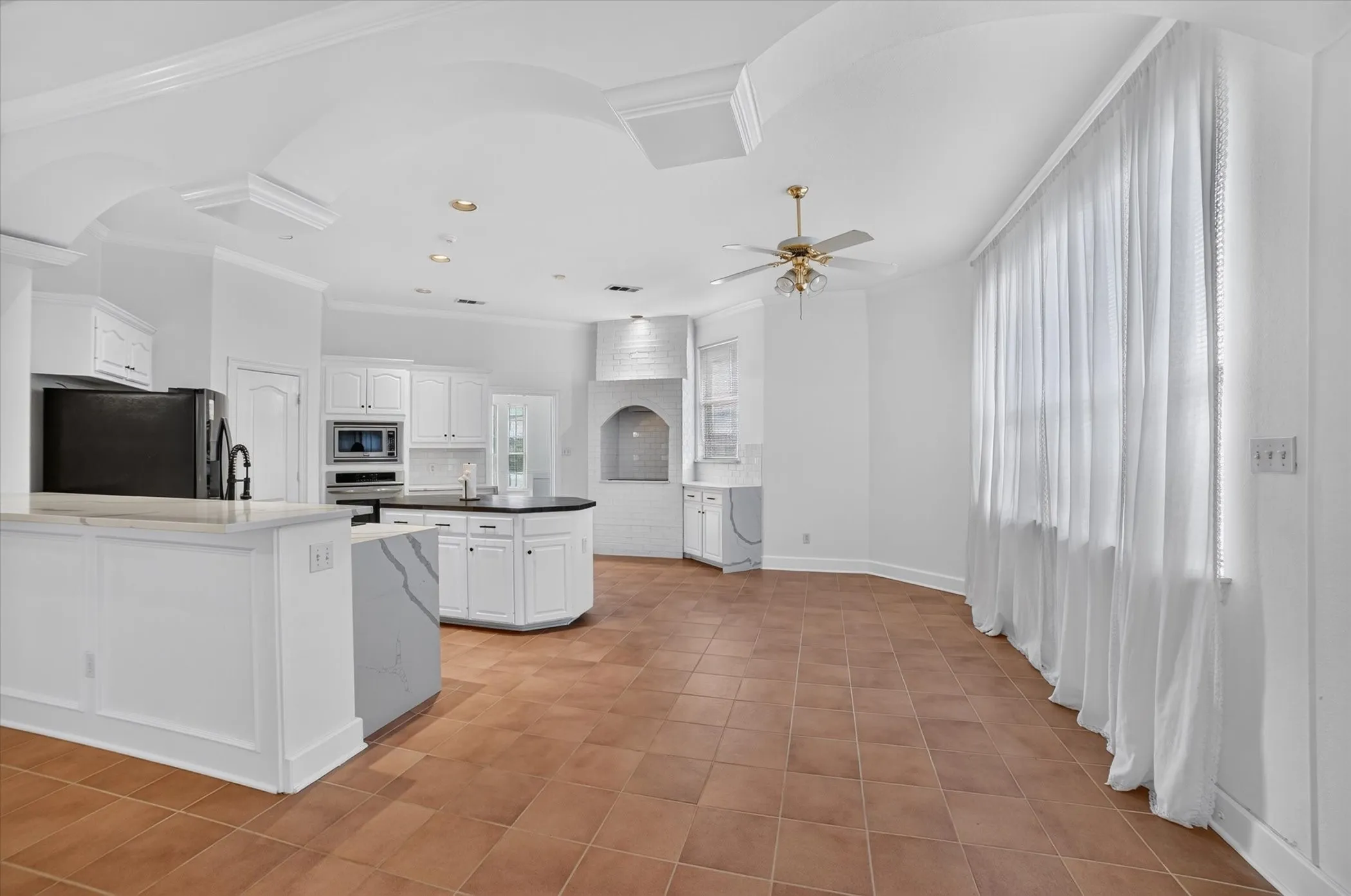 Single Family Residence For Sale in Rockwall County , 101 Reliance Court, Rockwall, Texas 75032, 4 Bedroom, 3 Bathroom, 2 Garage spaces, 3,100 Sqft, built in 1994, mls#21370487, Real Estate Agent in Rockwall, Homes For Sale in Rockwall county, Homes For Sale in Rockwall, Realtor in Rockwall Texas, Real Estate Brokerage Independent Realty Texas, Luminita Cordes Realtor