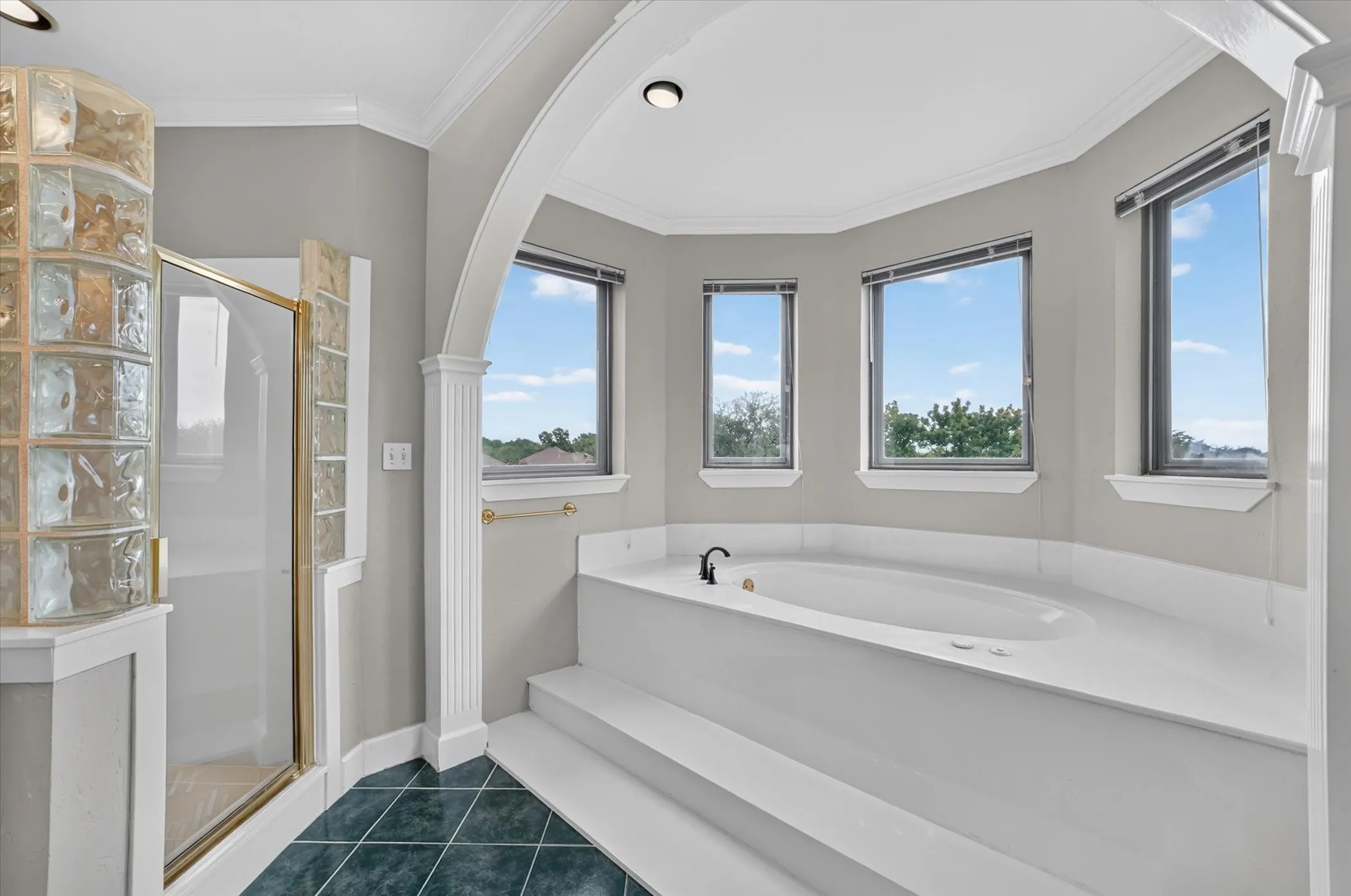 Single Family Residence For Sale in Rockwall County , 101 Reliance Court, Rockwall, Texas 75032, 4 Bedroom, 3 Bathroom, 2 Garage spaces, 3,100 Sqft, built in 1994, mls#21370487, Real Estate Agent in Rockwall, Homes For Sale in Rockwall county, Homes For Sale in Rockwall, Realtor in Rockwall Texas, Real Estate Brokerage Independent Realty Texas, Luminita Cordes Realtor