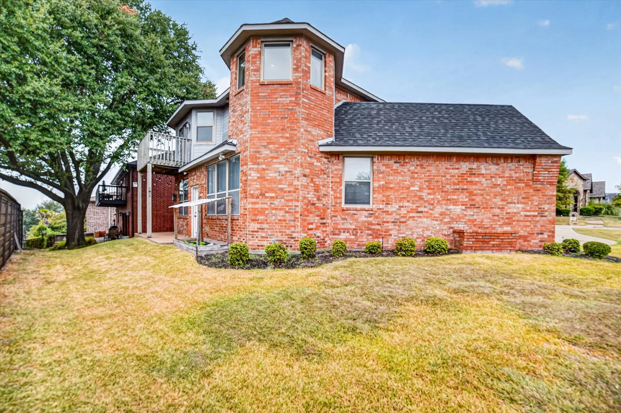 Single Family Residence For Sale in Rockwall County , 101 Reliance Court, Rockwall, Texas 75032, 4 Bedroom, 3 Bathroom, 2 Garage spaces, 3,100 Sqft, built in 1994, mls#21370487, Real Estate Agent in Rockwall, Homes For Sale in Rockwall county, Homes For Sale in Rockwall, Realtor in Rockwall Texas, Real Estate Brokerage Independent Realty Texas, Luminita Cordes Realtor