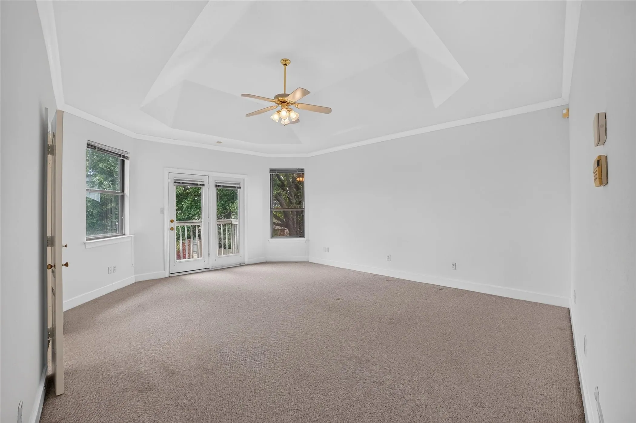 Single Family Residence For Sale in Rockwall County , 101 Reliance Court, Rockwall, Texas 75032, 4 Bedroom, 3 Bathroom, 2 Garage spaces, 3,100 Sqft, built in 1994, mls#21370487, Real Estate Agent in Rockwall, Homes For Sale in Rockwall county, Homes For Sale in Rockwall, Realtor in Rockwall Texas, Real Estate Brokerage Independent Realty Texas, Luminita Cordes Realtor